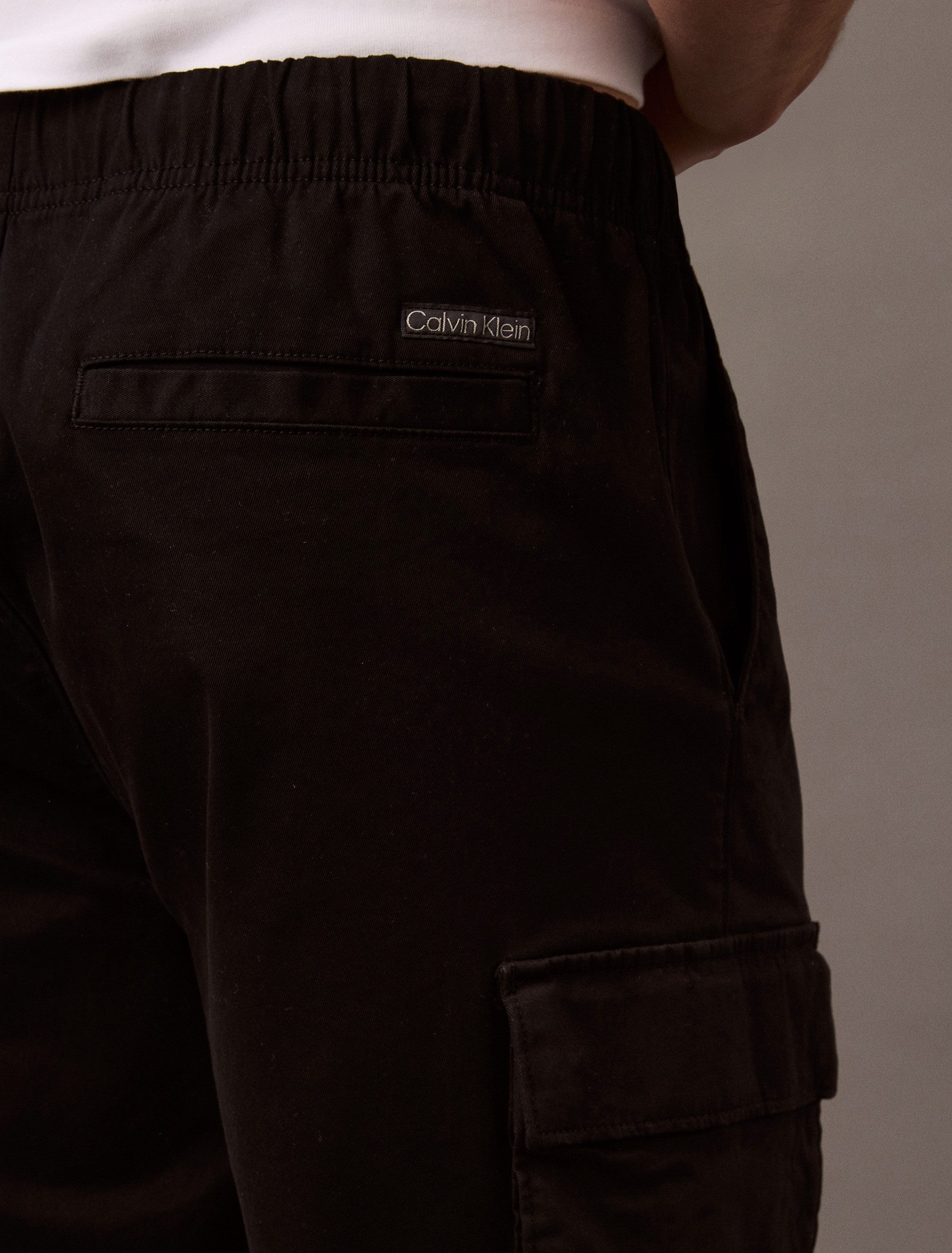 Calvin Klein Cargoshort 9" KATOEN PULL ON CARGO SHORT
