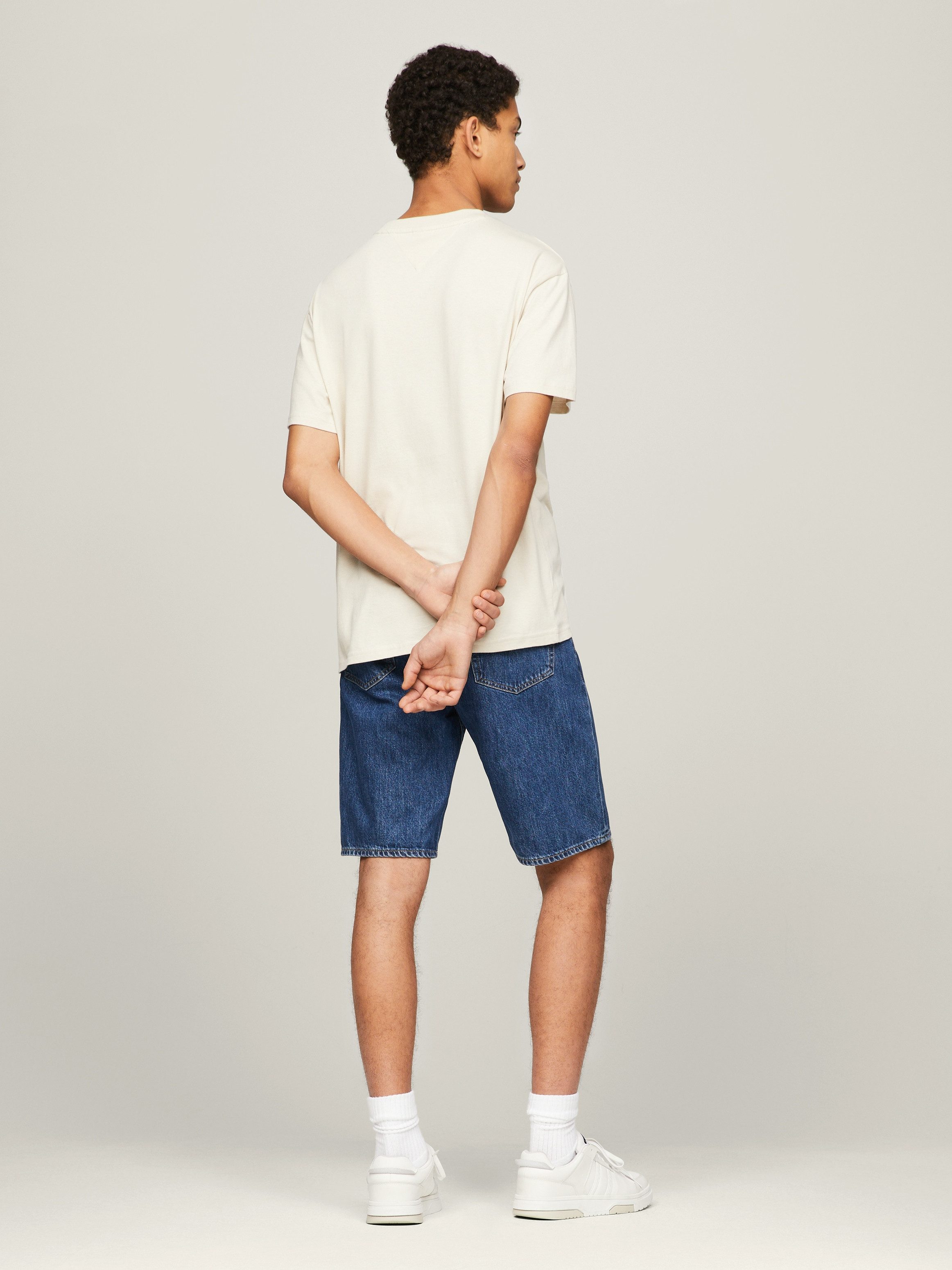 TOMMY JEANS T-shirt TJM REG SIGNATURE TEE EXT met geborduurd handtekening-logo