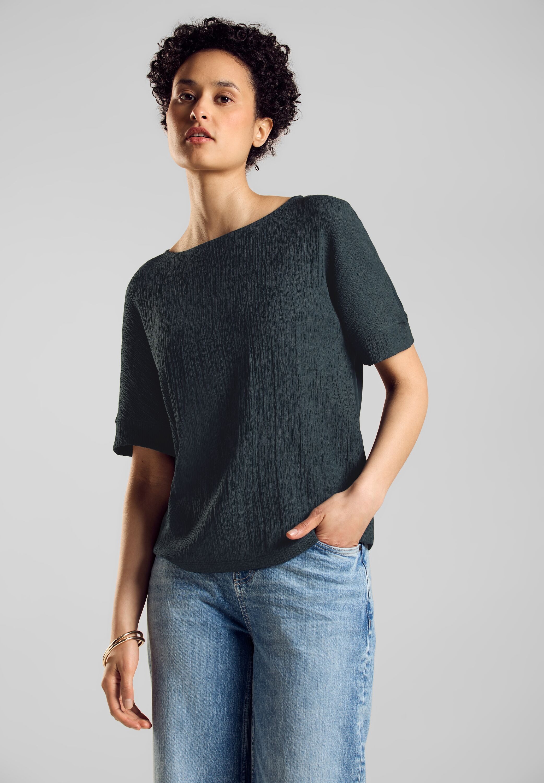 STREET ONE Shirt met ronde hals met seersucker-structuur voorkant