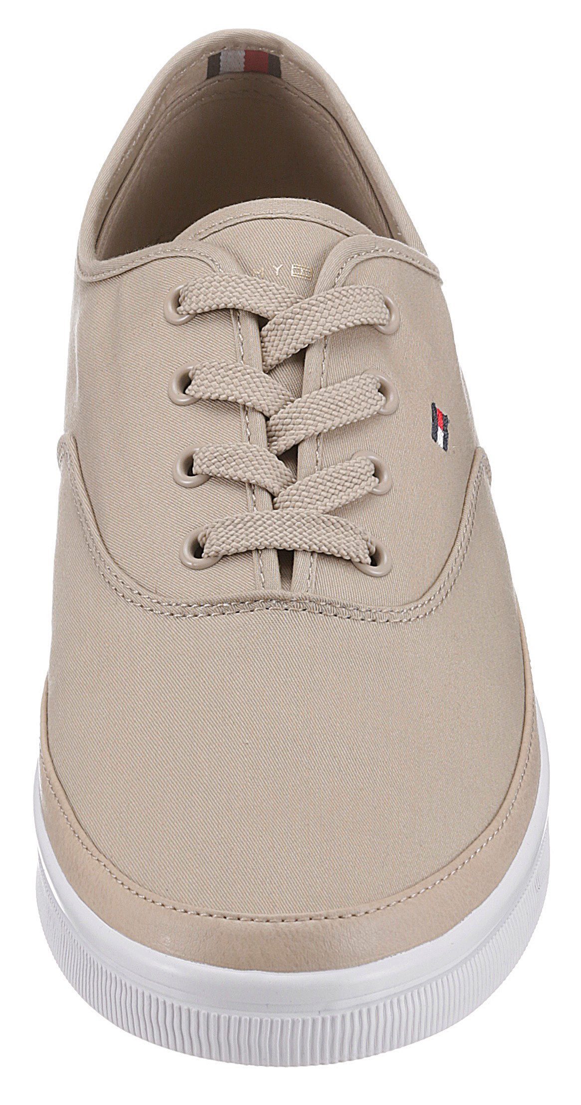 Tommy Hilfiger Sneakers ESSENTIAL KESHA LACE SNEAKER geborduurde logovlag, e-breedte, vrijetijdsschoen, lage schoen, veterschoen