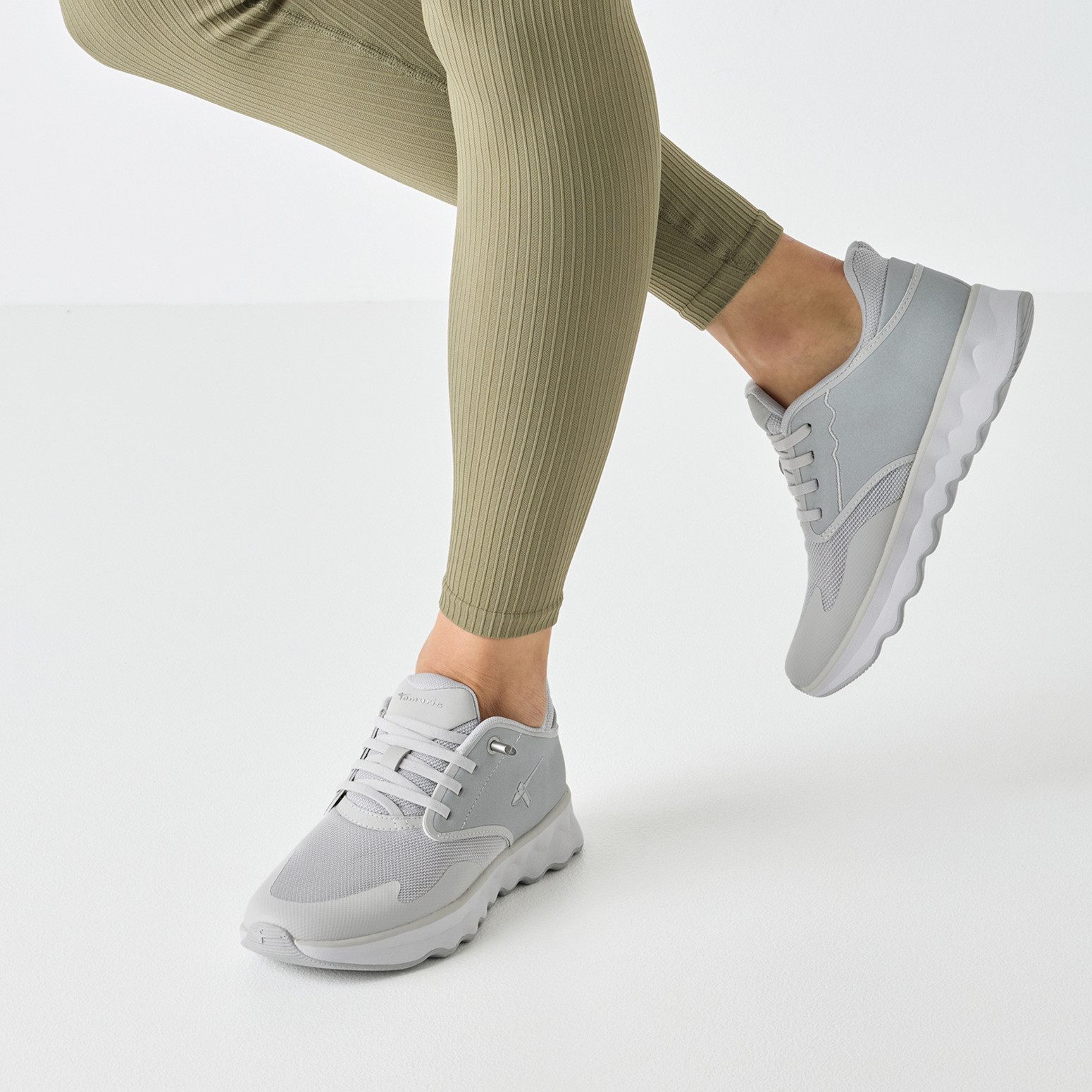 Tamaris Slip-on sneakers Nowana , vrijetijdsschoen, lage schoen, slippers met ortholite-uitrusting