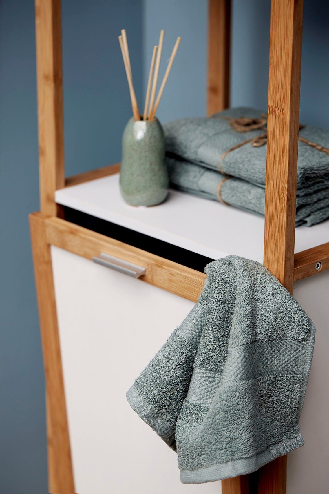 WENKO Stellingkast Finja 2 legplanken & geïntegreerde wasmand