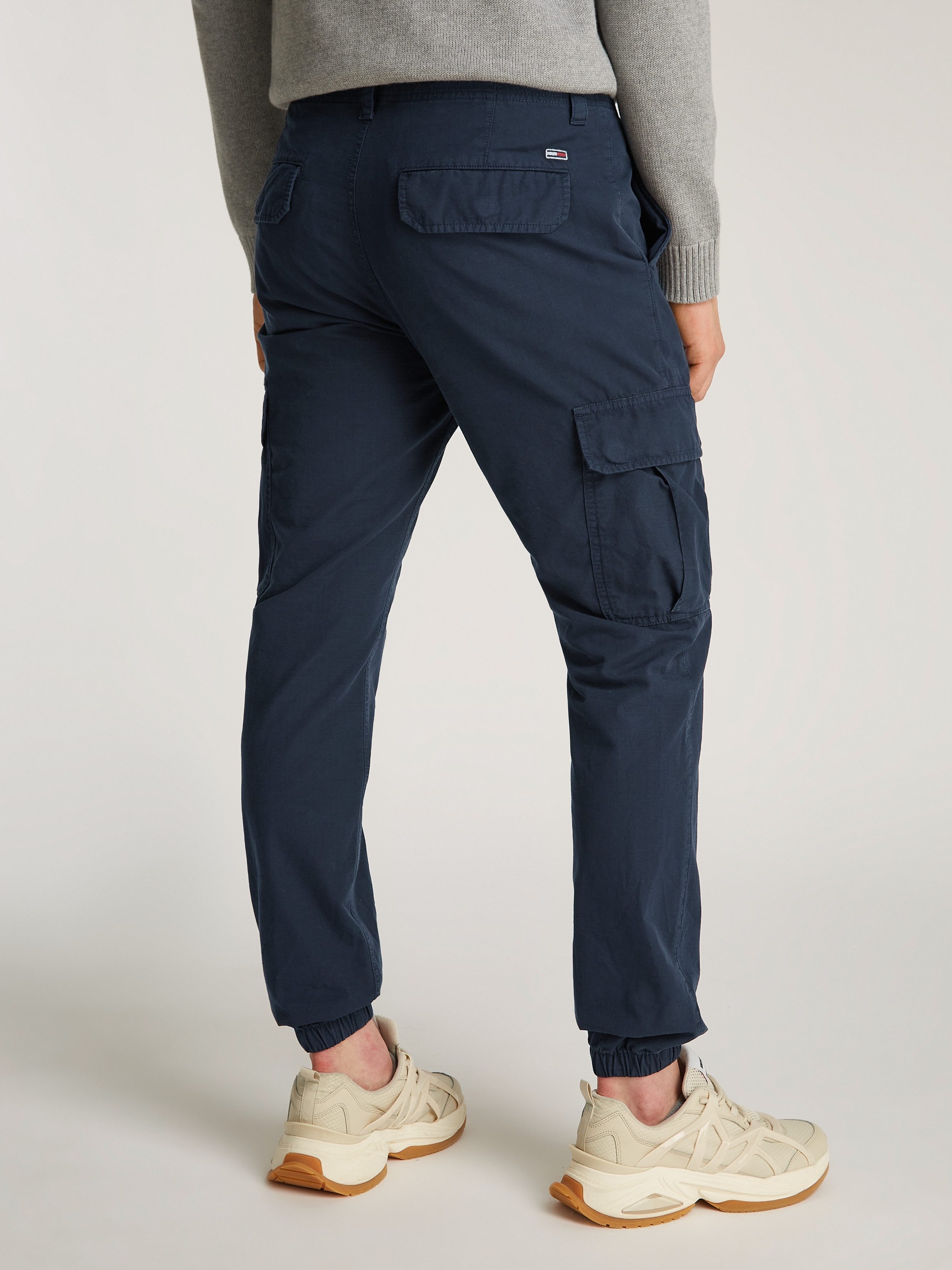 TOMMY JEANS Cargobroek TJM RYAN CARGO met geborduurd logo