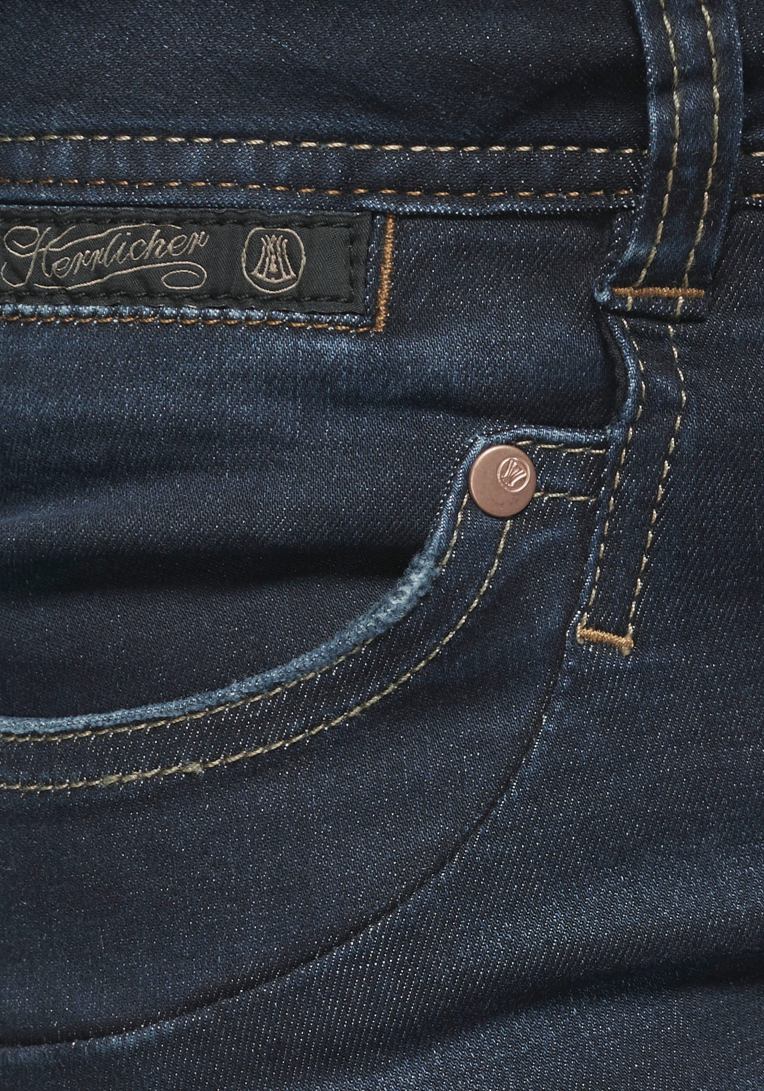 Herrlicher Slim fit jeans Piper Slim Denim met sierknopen op de achterzakken