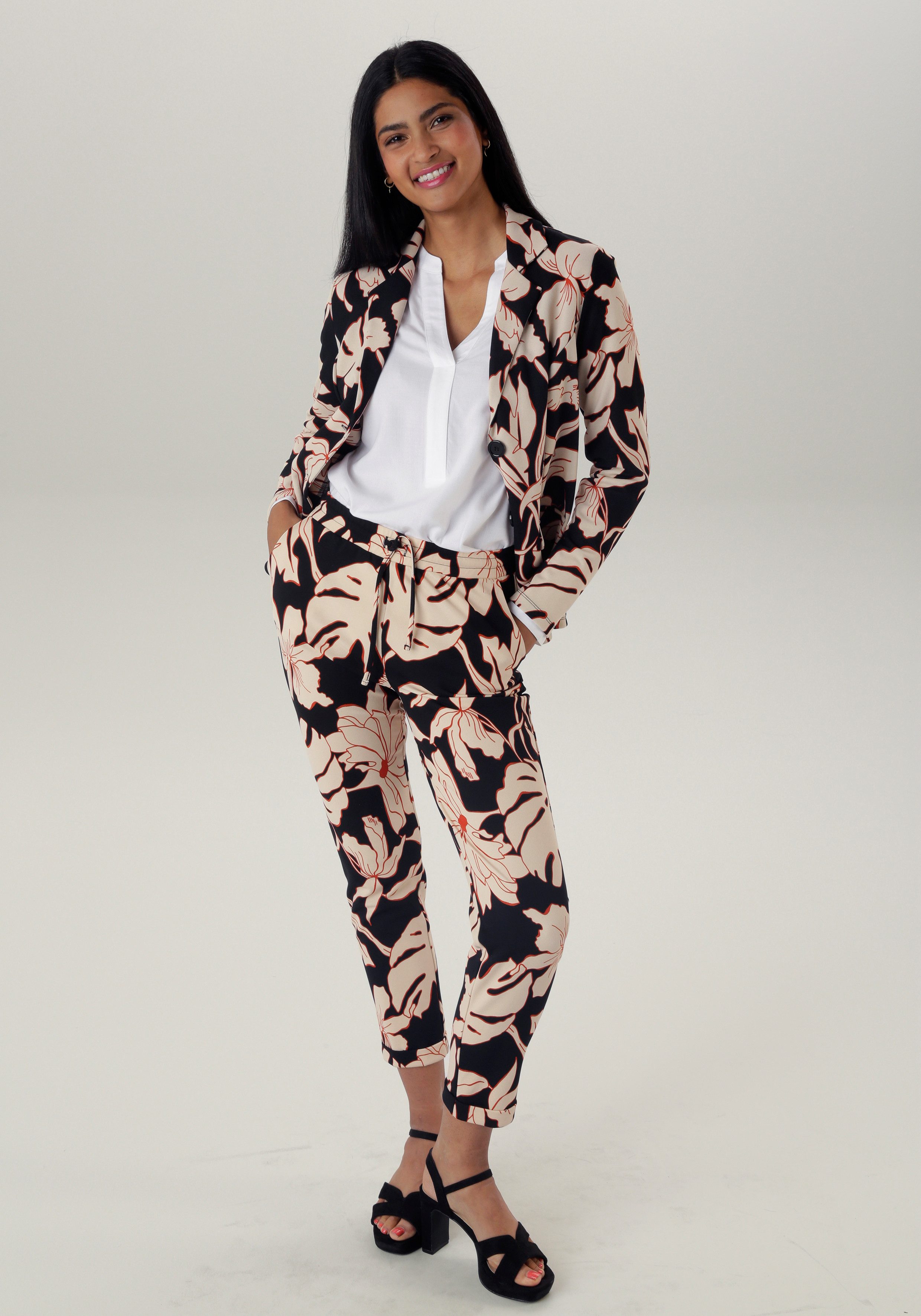 Aniston SELECTED Comfortbroek met grootvlak en abstract bloemenpatroon