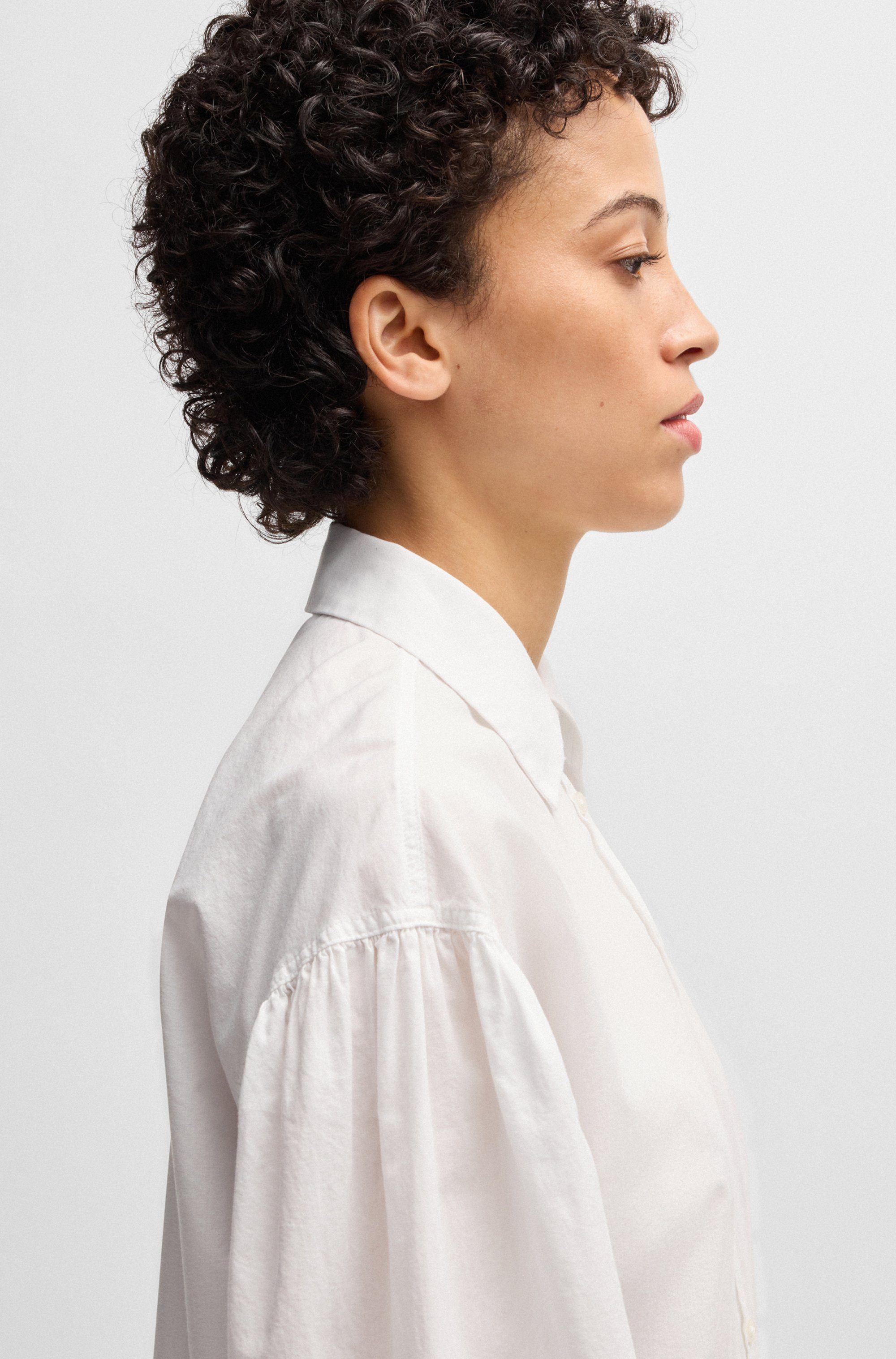 Boss Orange Klassieke blouse Barby Premium Damesmode met boss-logo op de borst