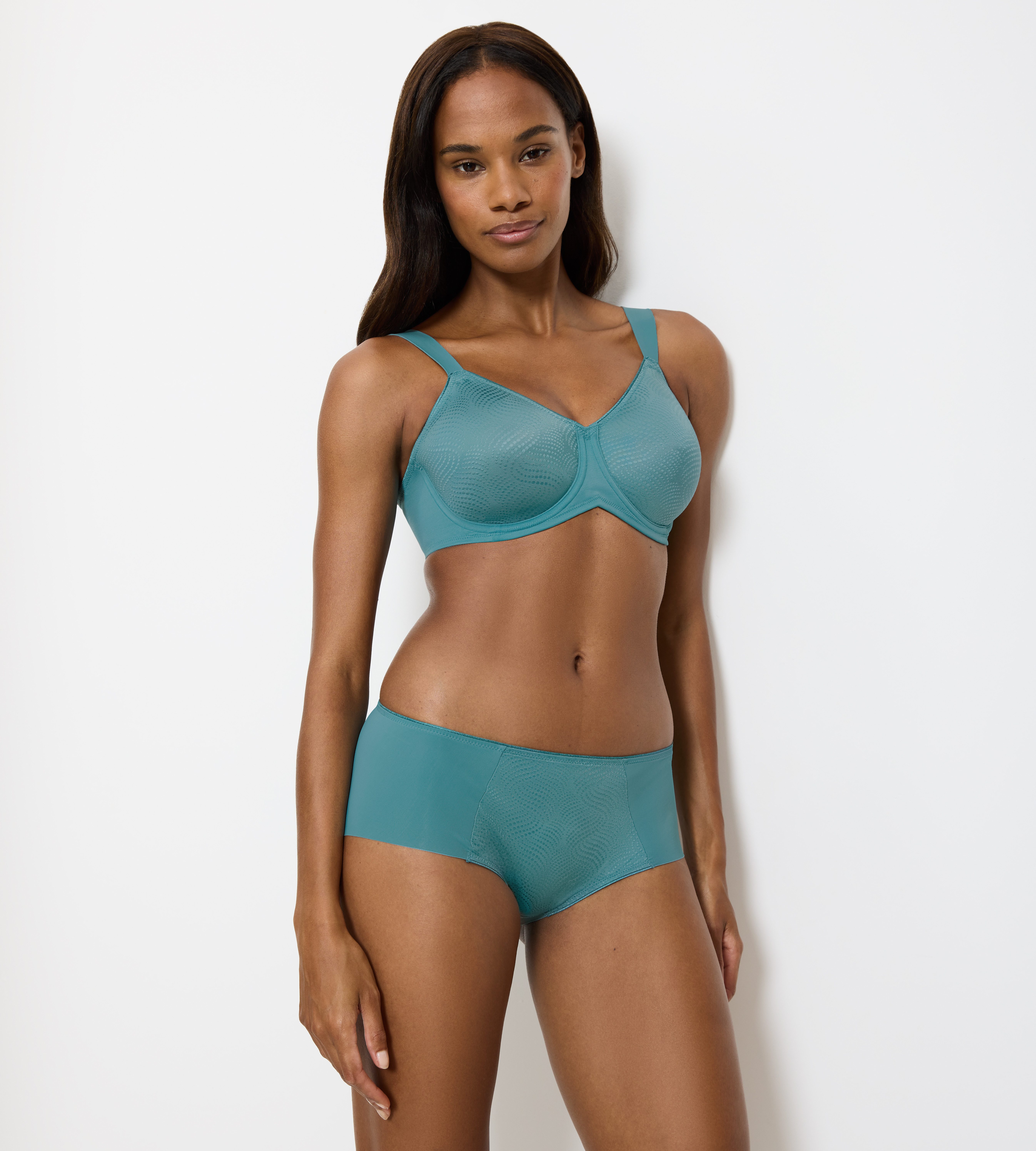 Triumph Minimizer-bh Essential Minimizer T W X maakt de borst optisch kleiner met een cupmaat