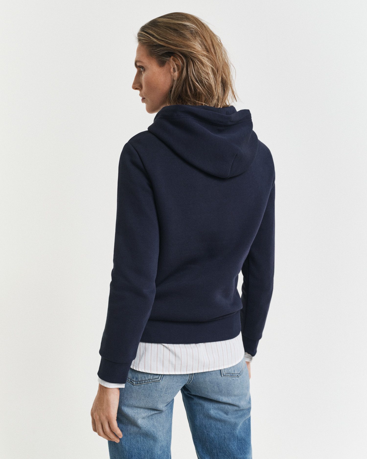 Gant Hoodie REG TONAL SHIELD HOODIE Ton sur ton borduurwerk, ribboorden