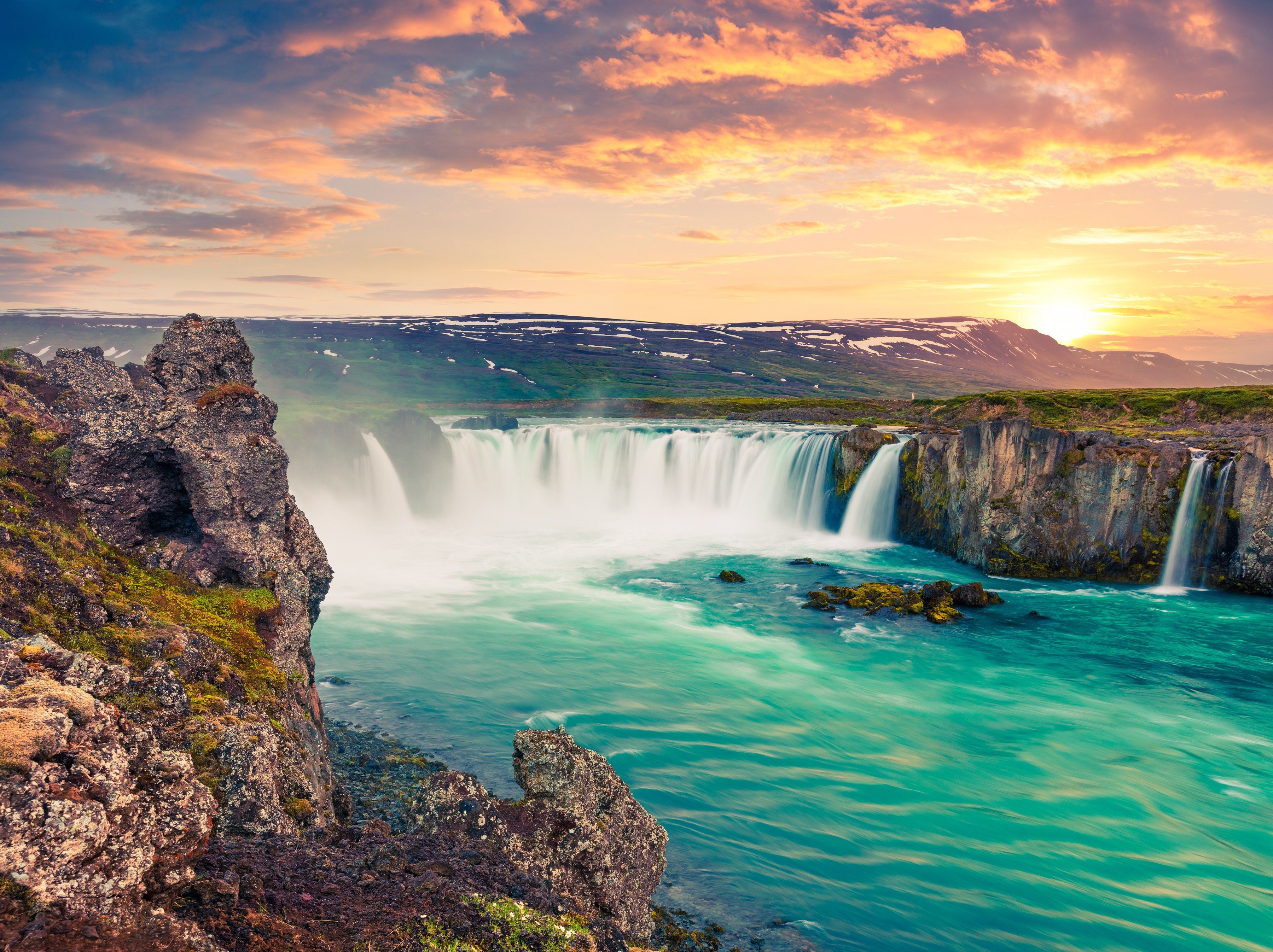 BMD fotobehang Godafoss Waterfall Iceland