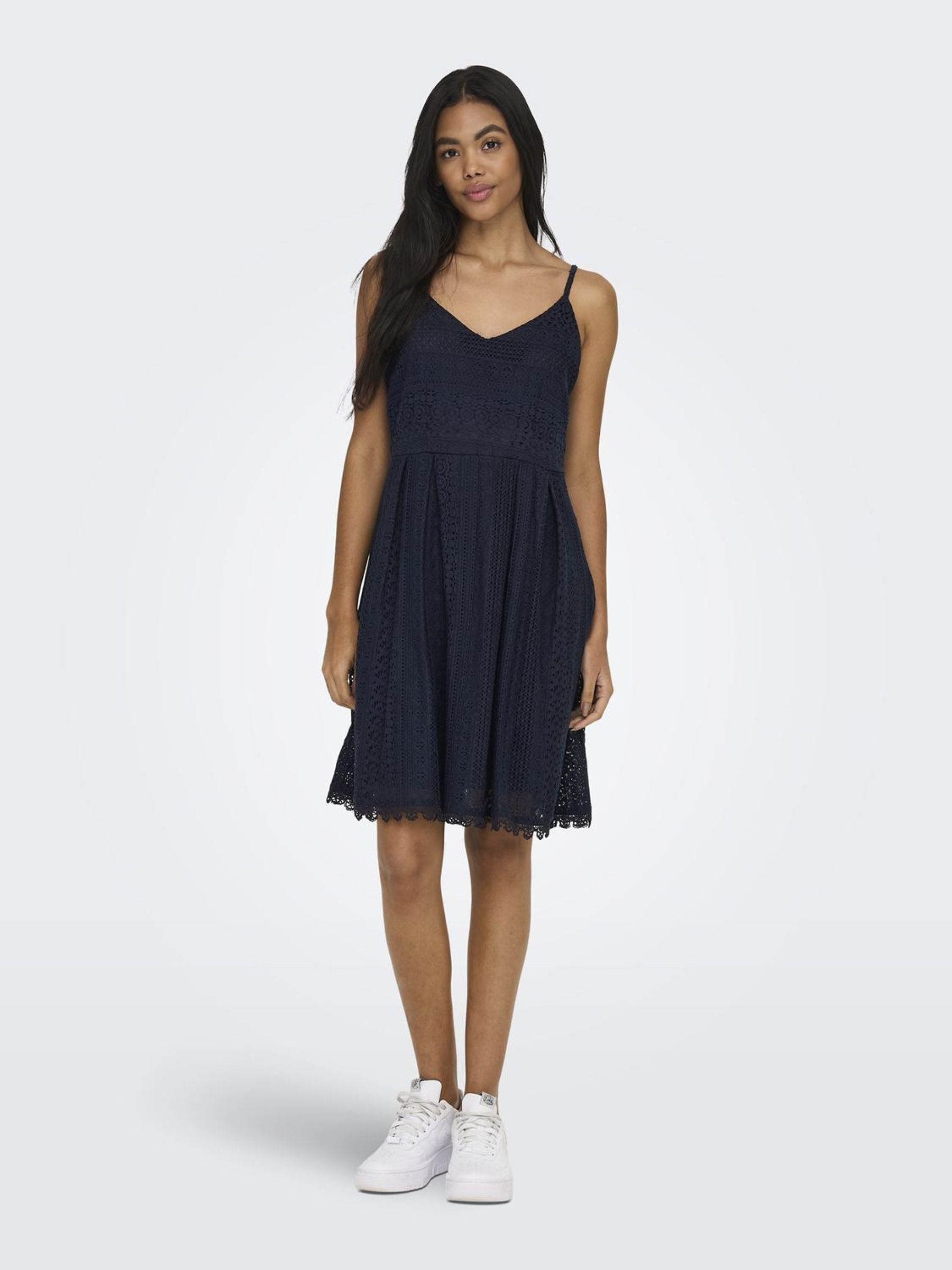 Only Jurk met bandjes ONLHELENA LACE S/L SHORT DRESS WVN