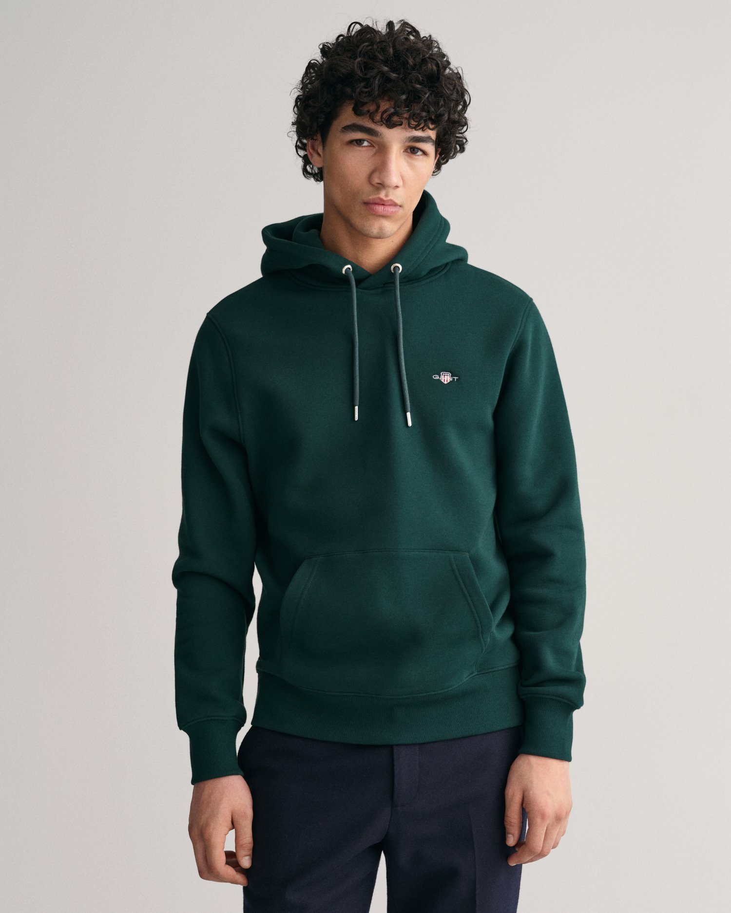 Gant Hoodie REG SHIELD HOODIE met logoborduursel op borsthoogte