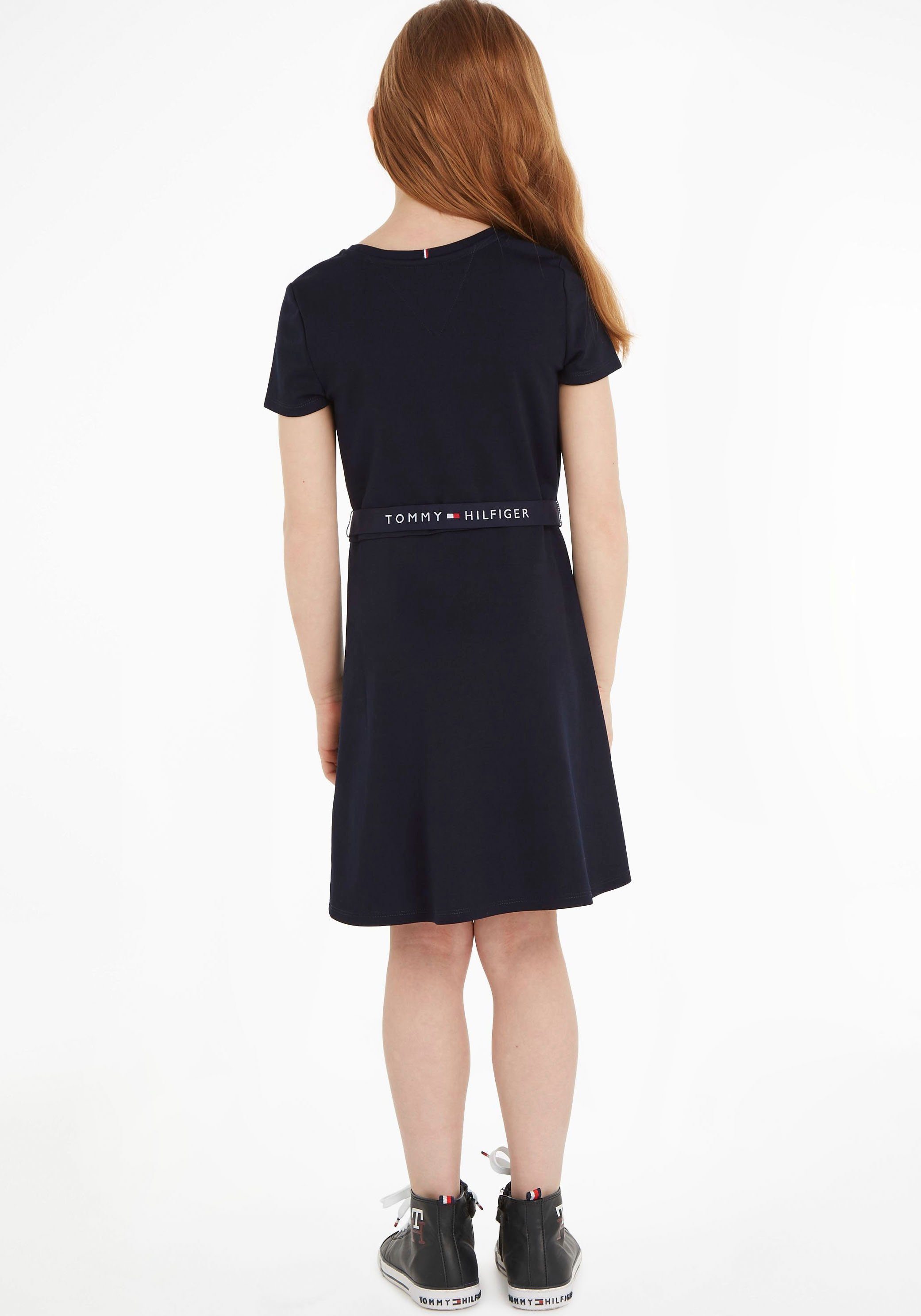 Tommy Hilfiger Jerseyjurk ESSENTIAL SKATER DRESS met merklabel op de tailleband