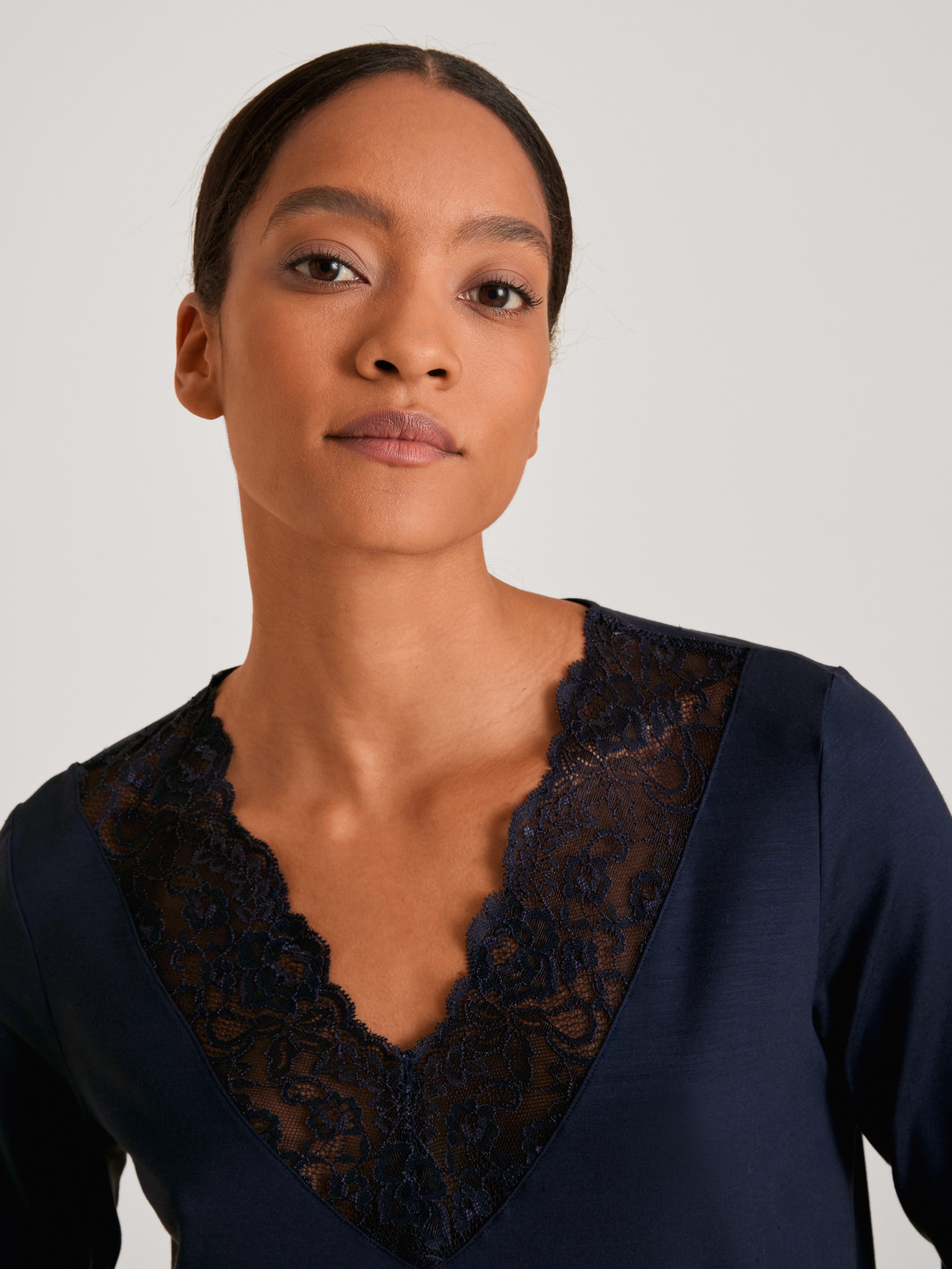 CALIDA Pyjama Elegant Dreams met schattige kantafwerking (2-delig)