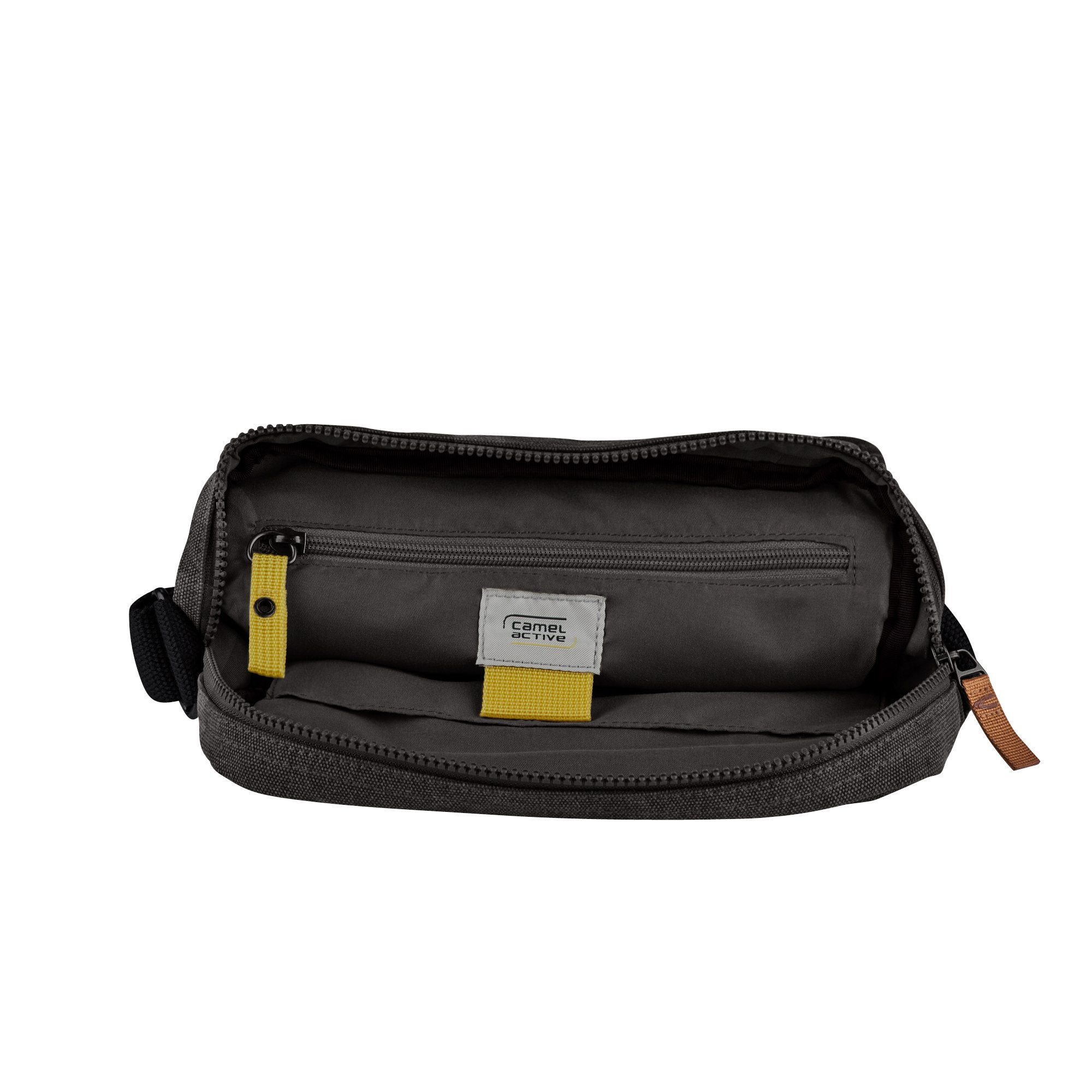 camel active Schoudertas Air Canvas model van zacht lederimitatie afgewerkt met applicaties