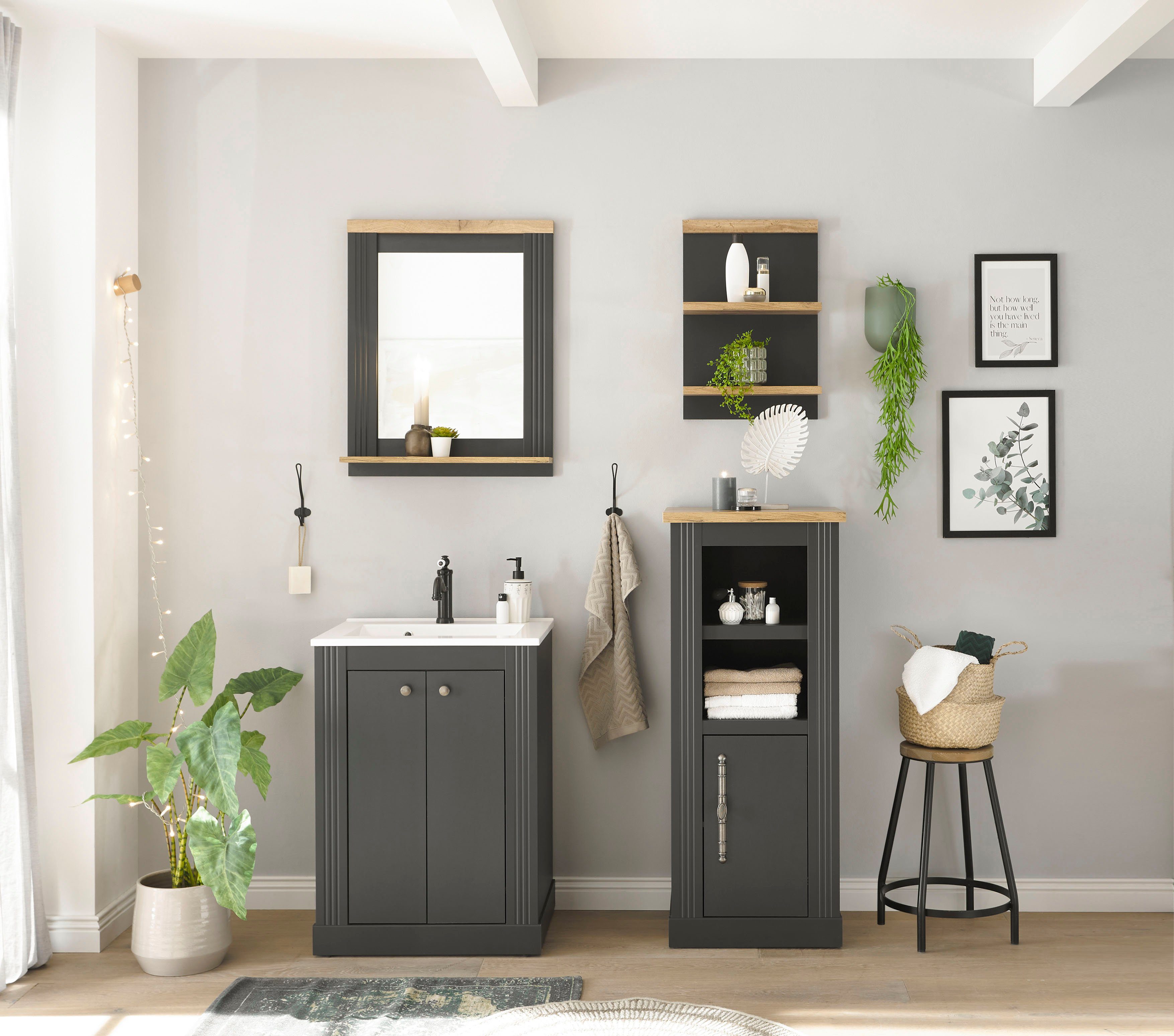Home affaire Badkamerserie WESTMINSTER, badkamer in landhuisstijl, 4-delig badkamer Waschtafel, spiegel, midikast, plank, in 2 kleuren, breedte 130 cm (4-delig)