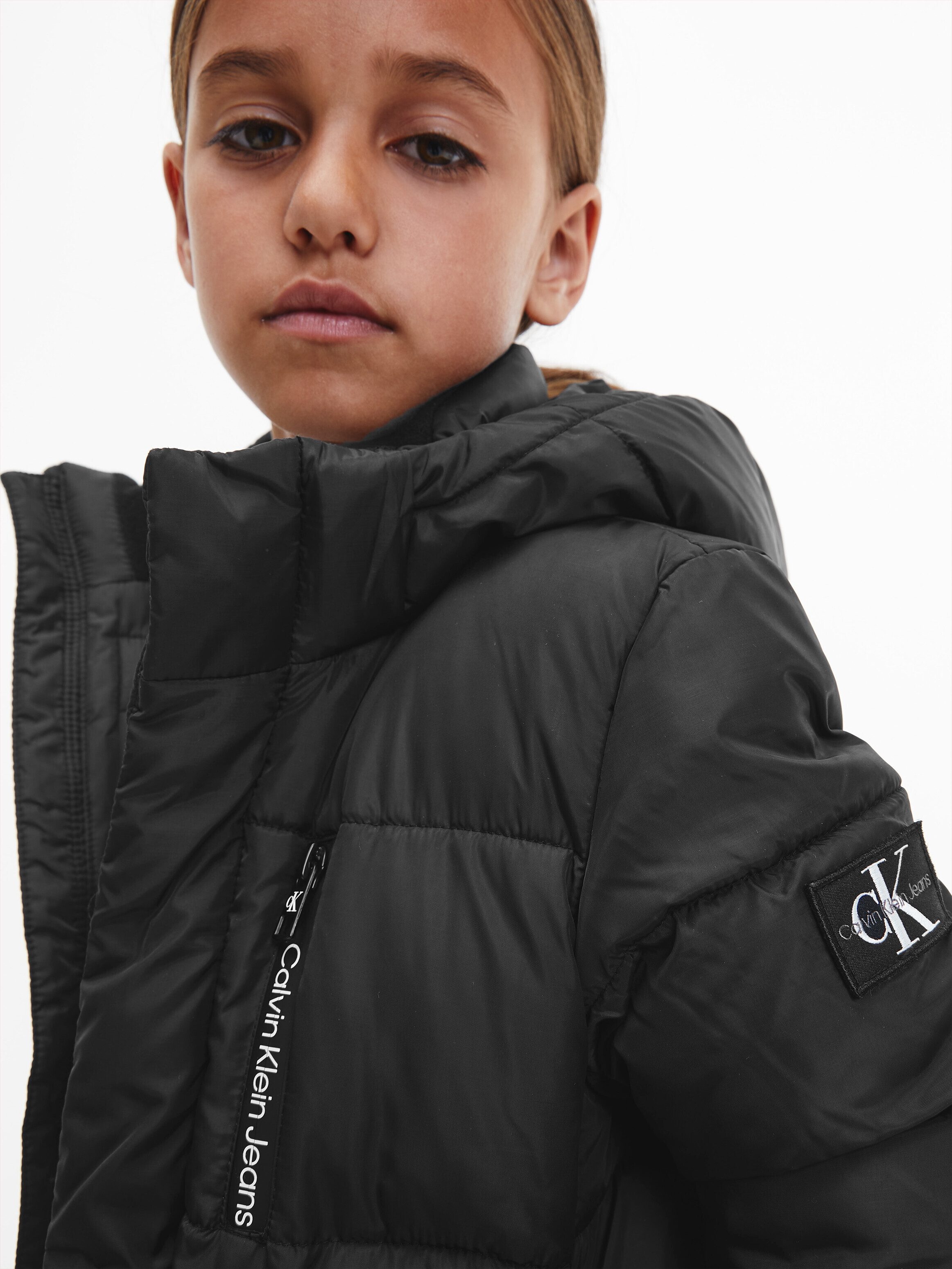 Calvin Klein Winterjack ESSENTIAL PUFFER JACKET voor kinderen tot 16 jaar en calvin klein merklabel
