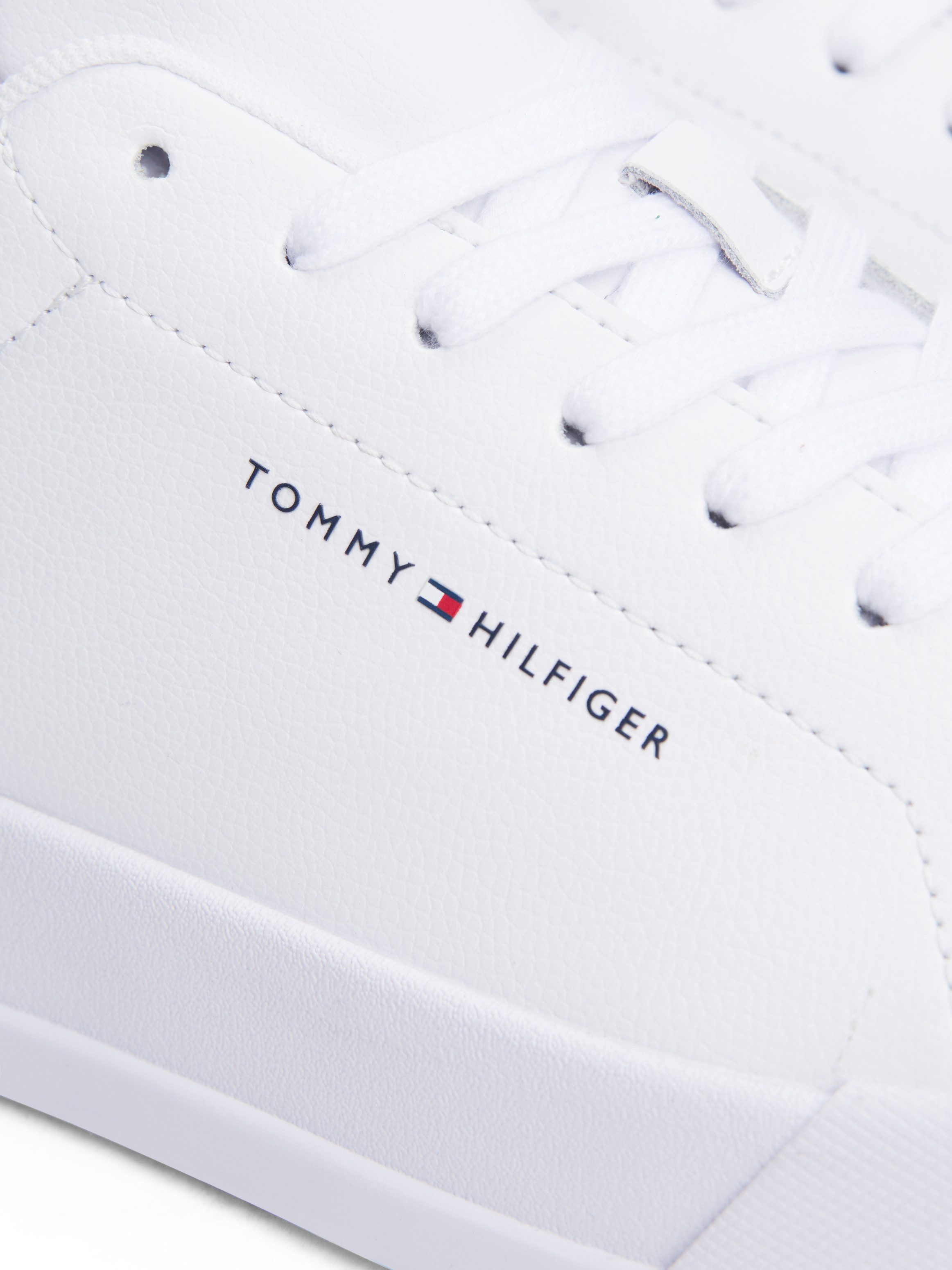 Tommy Hilfiger Sneakers TH COURT LTH DETAIL ESS , vrijetijdsschoen, lage schoen, veterschoen met zijlijk logo-opdruk