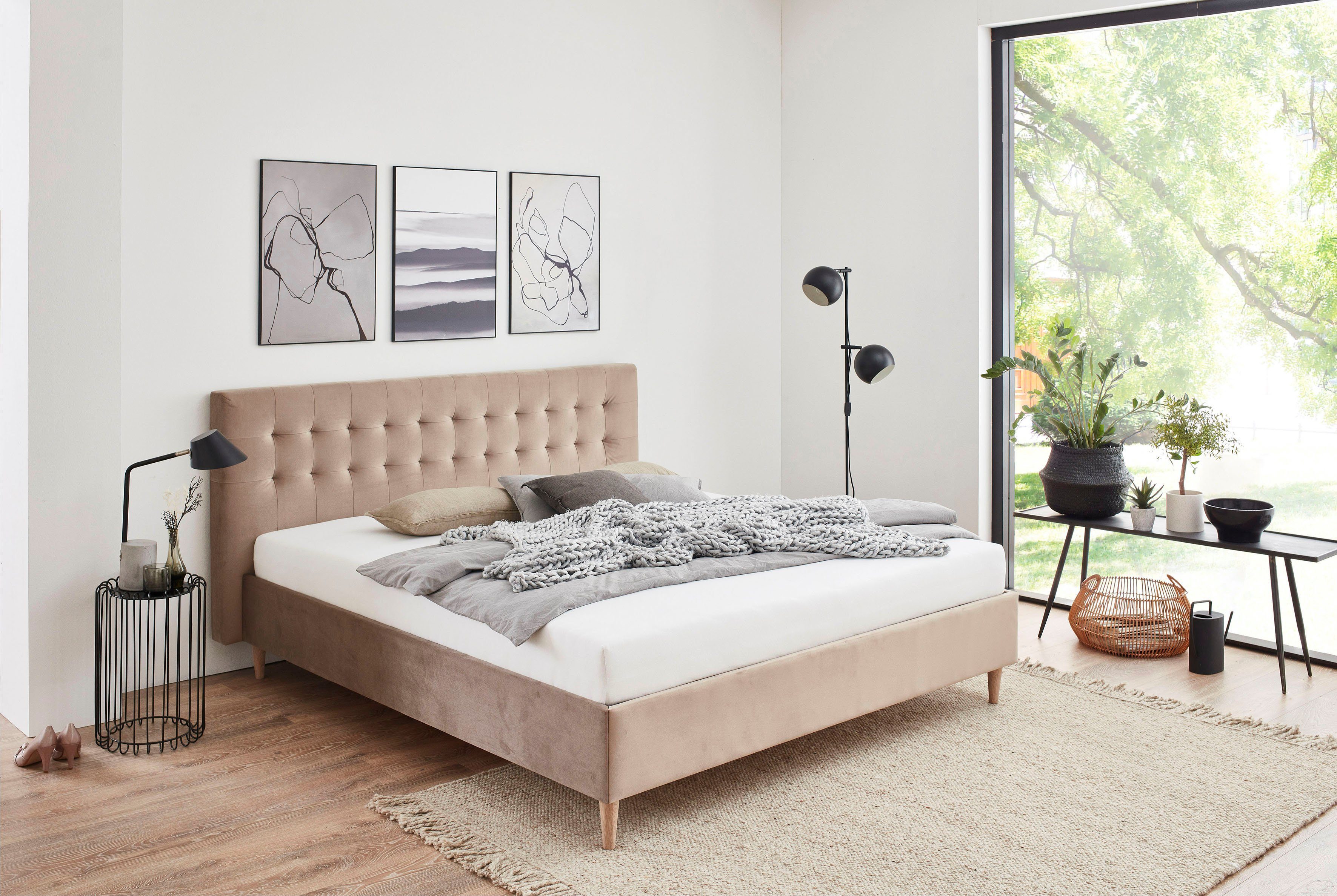 ATLANTIC home collection Gestoffeerd bed Veronika met bedkist en lattenbodem