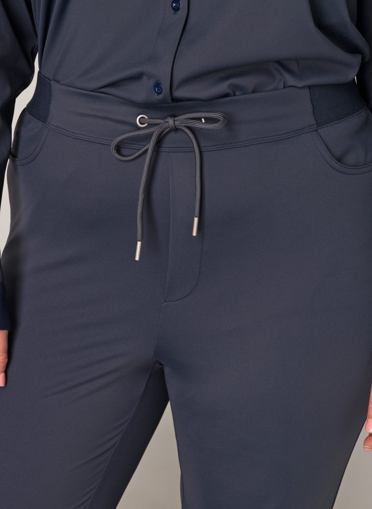 Base Level Curvy Stoffen broek Liana met stretch en koord, in jeggings-stijl