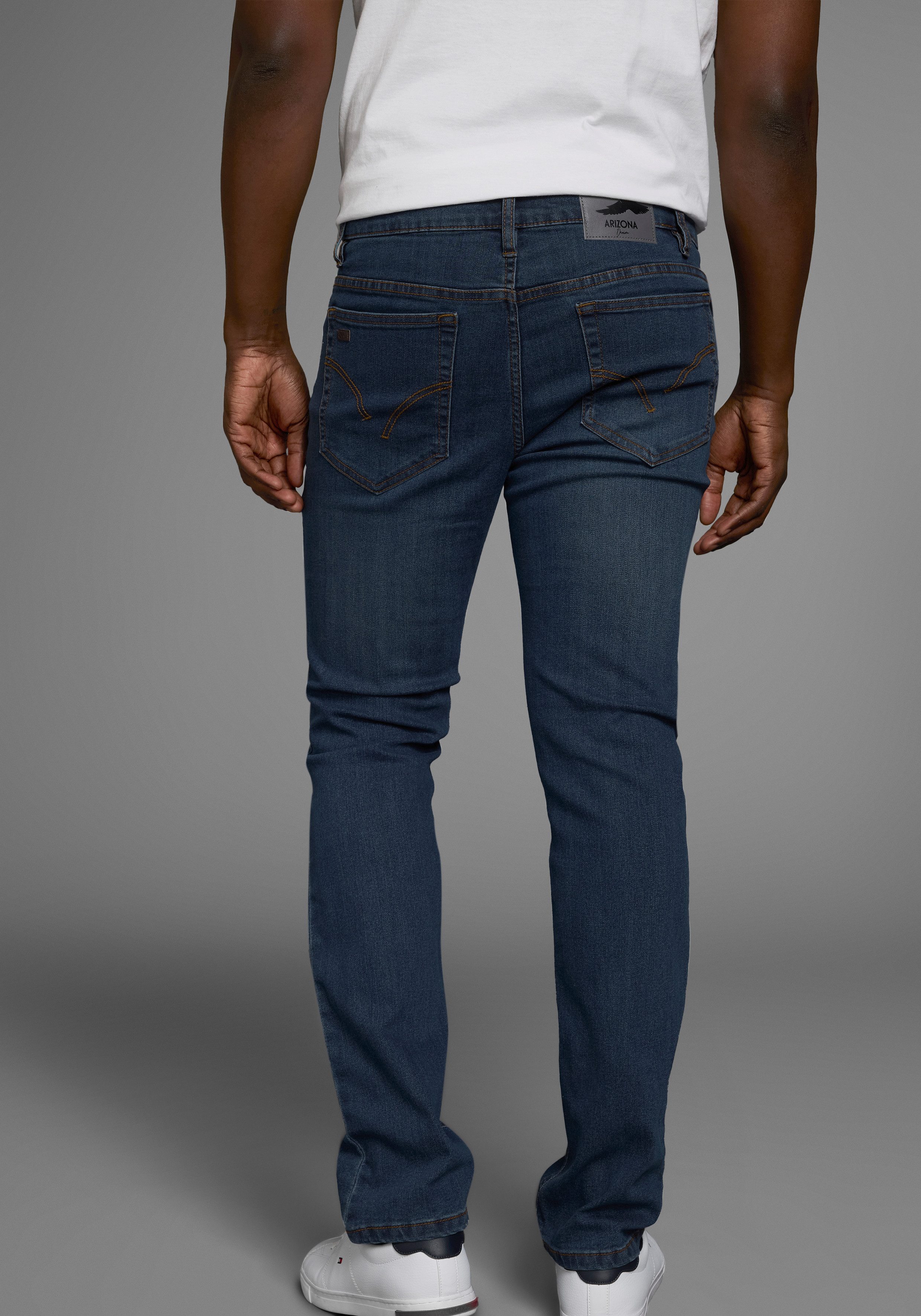 Arizona Straight jeans rechte pasvorm, subtiele used-wassing, lage taille