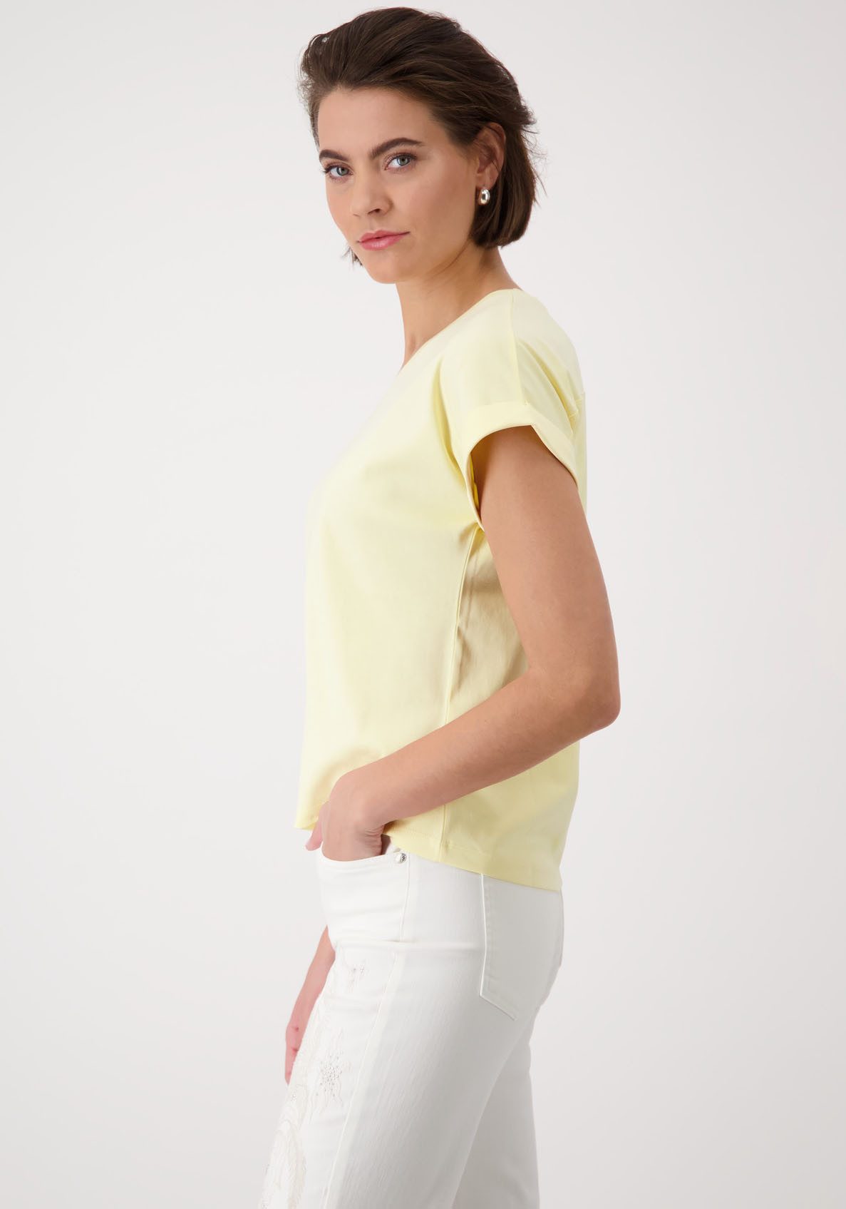 Monari Shirt met ronde hals met glinsterende steentjes op de schouder