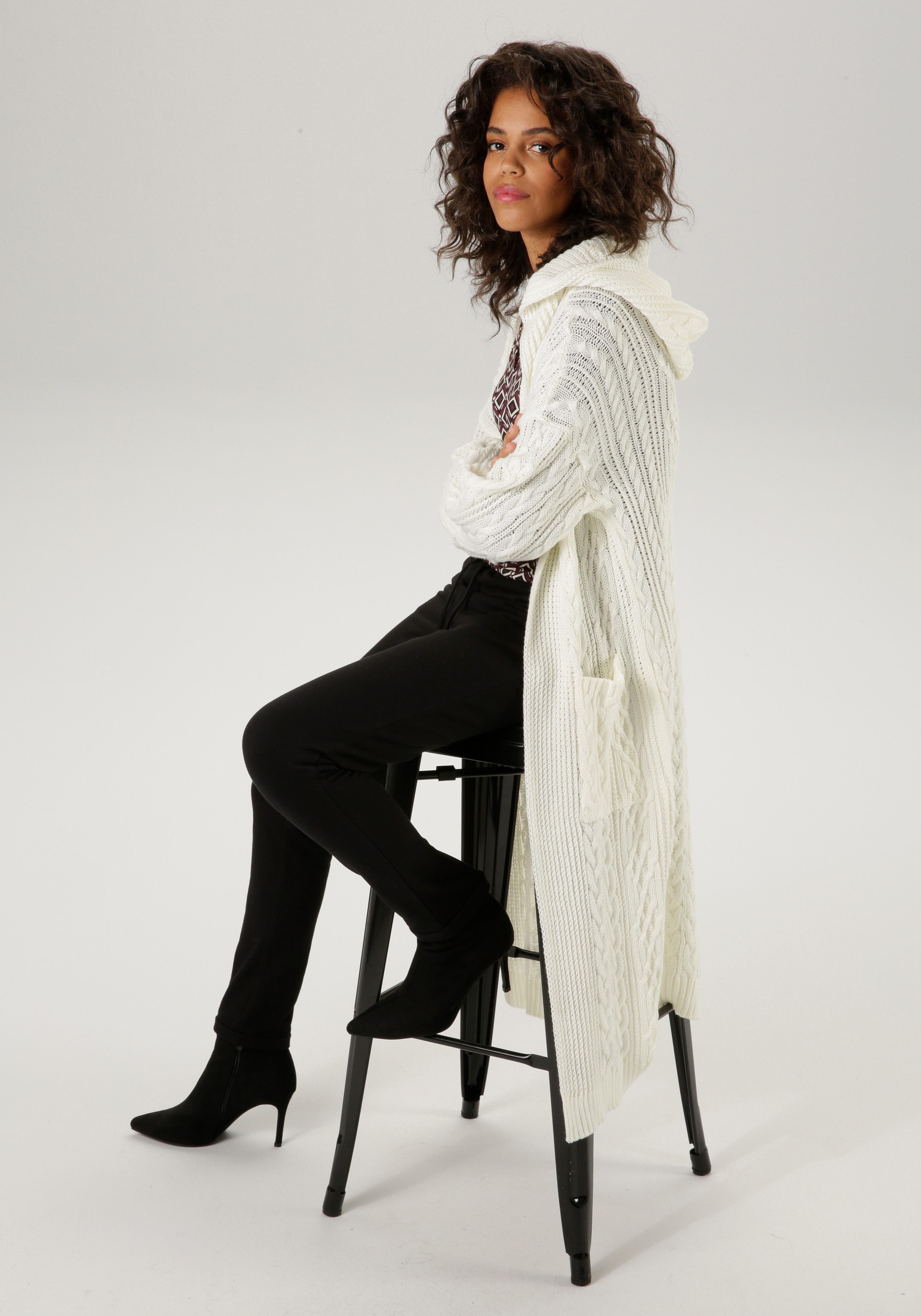 Aniston CASUAL Vest in trendy vlecht- en ajourpatroon-mix