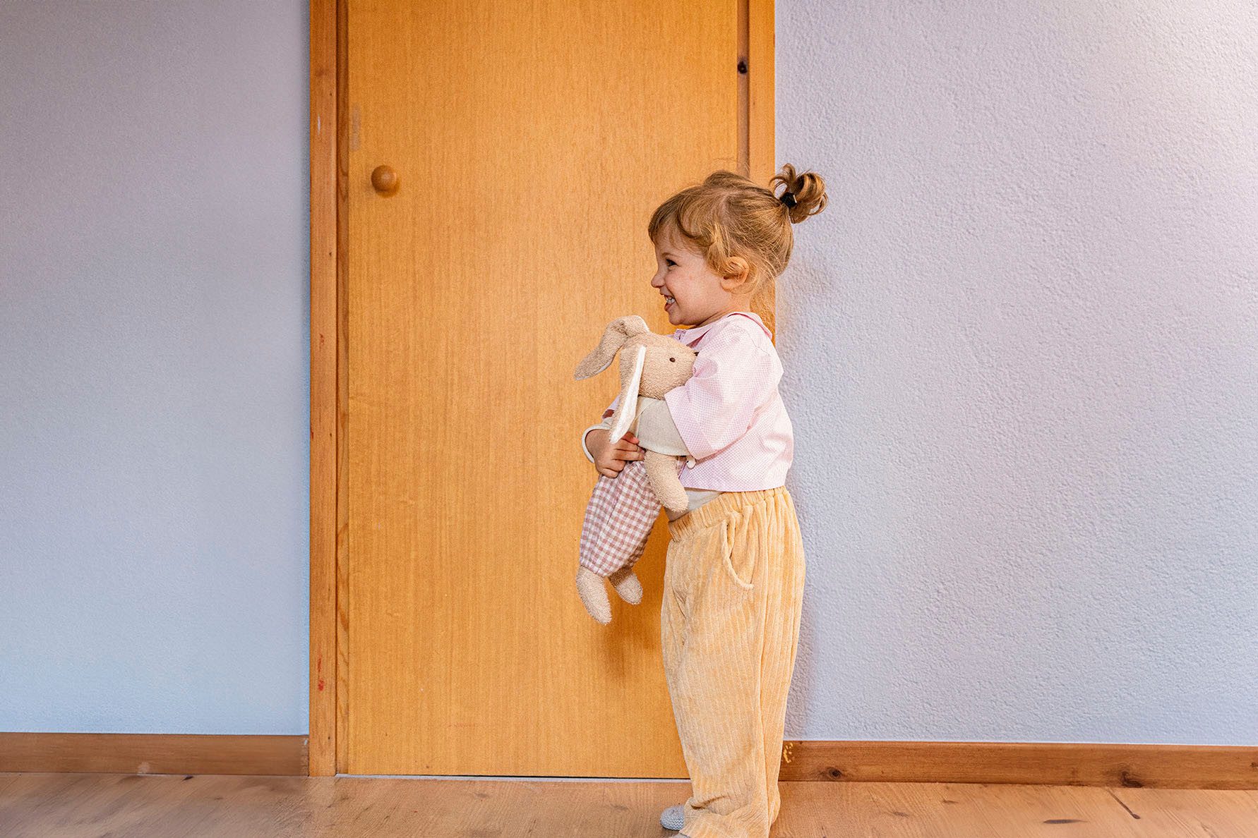 Käthe Kruse Knuffelbeest Hugo haas, staand