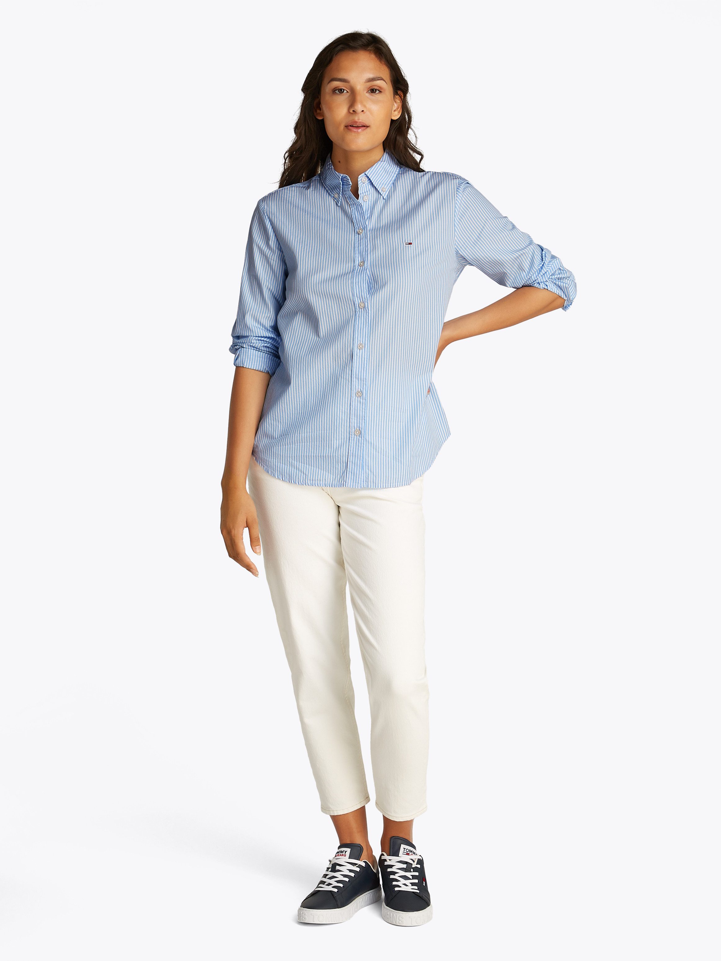 TOMMY JEANS Overhemdblouse TJW REG PINSTRIPE POPLIN SHIRT met naaldstrepen, logoborduring