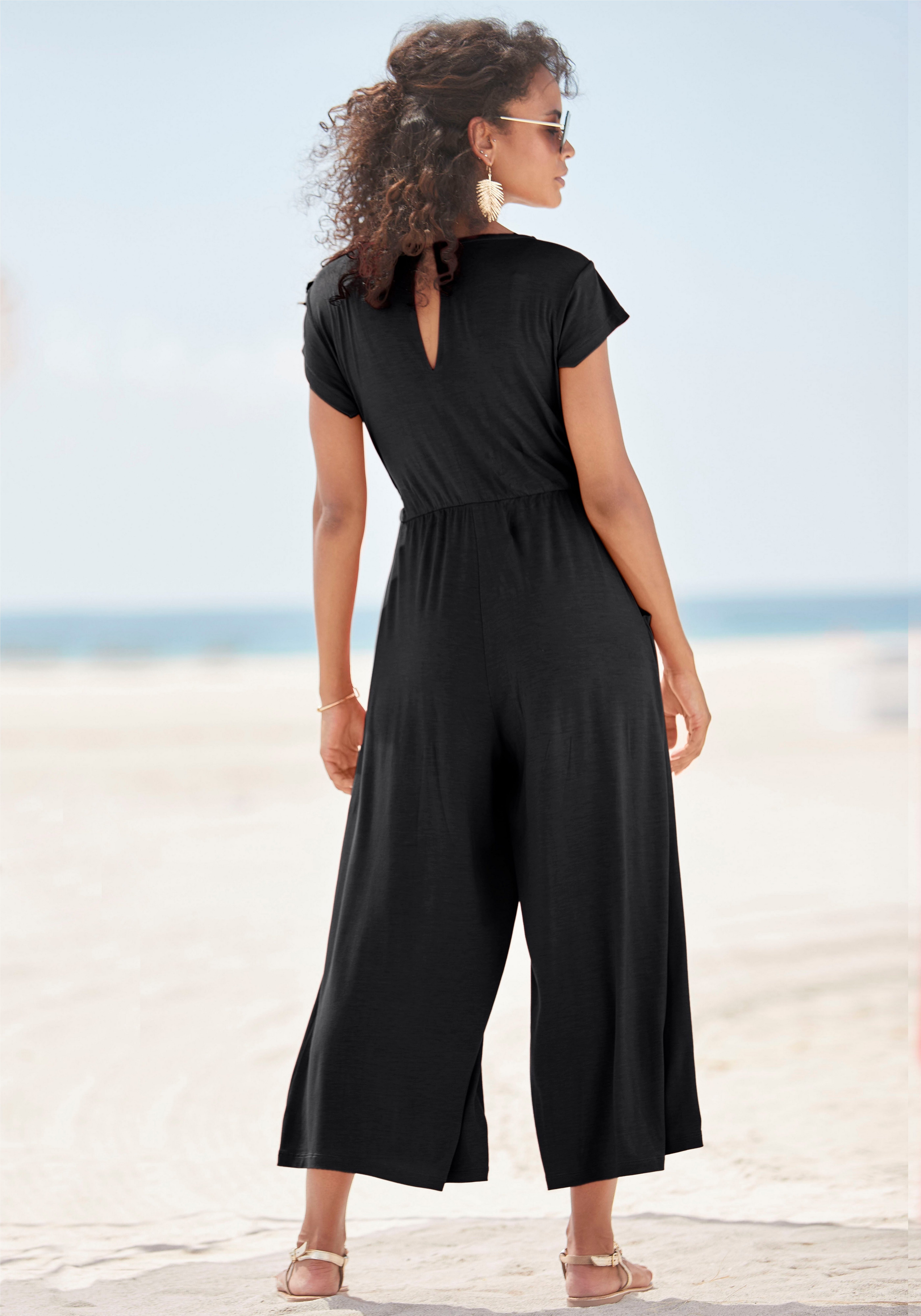 Lascana Jumpsuit in culotte-stijl met knoopdetail in de taille