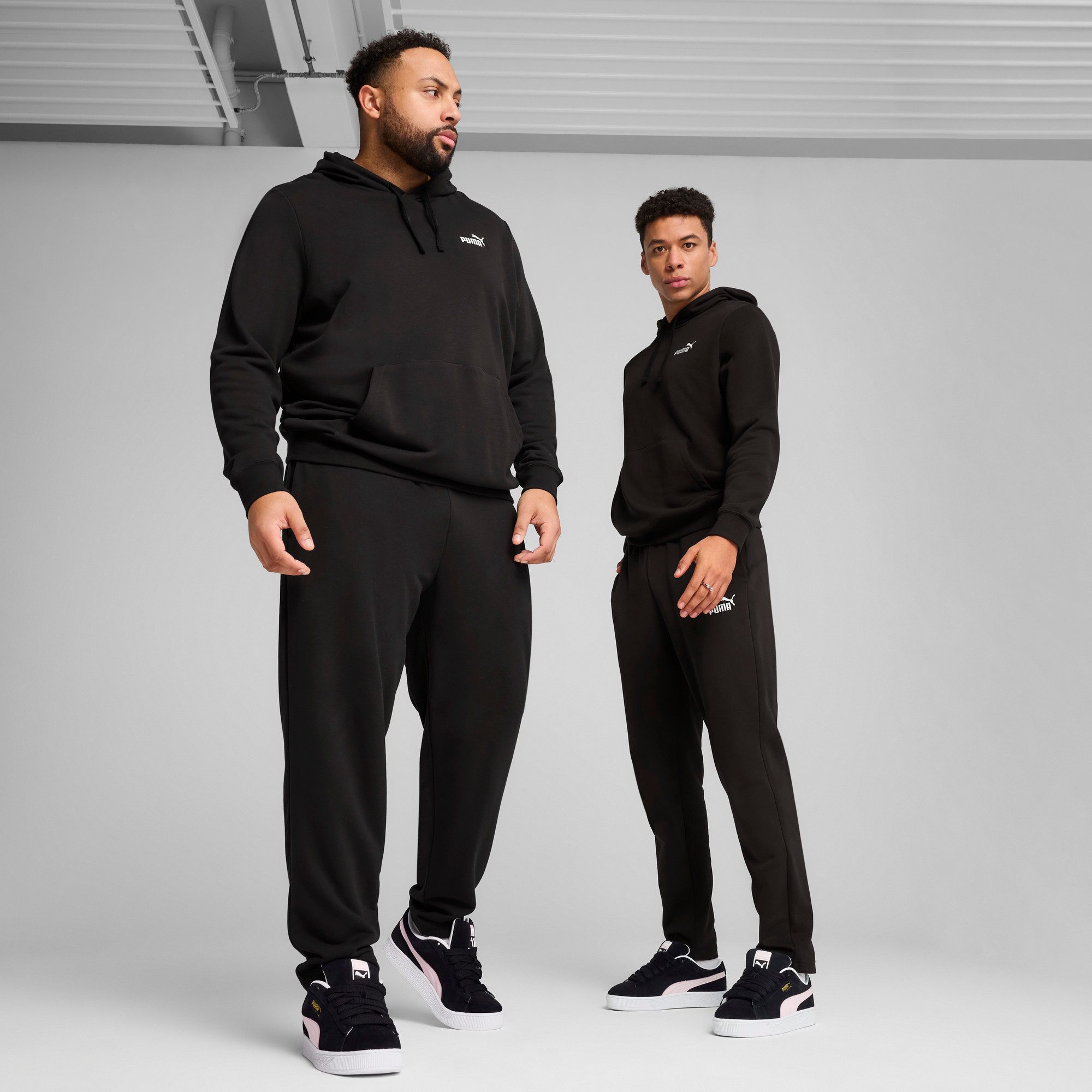 PUMA Trainingsbroek ESS NO. 1 LOGO SWEATPANTS TR OP Joggingbroek, zachte French Terry kwaliteit
