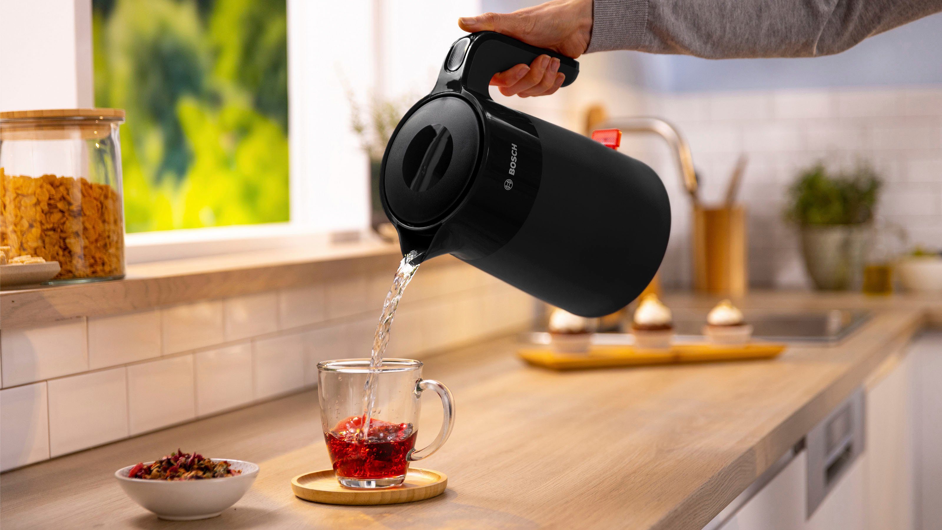 BOSCH Waterkoker MyMoment TWK2M163, Abschaltautomatik, Überhitzungschutz, Tassenanzeige, 1,7 l, Automatische uitschakeling, weergave aan kopjes, matzwart