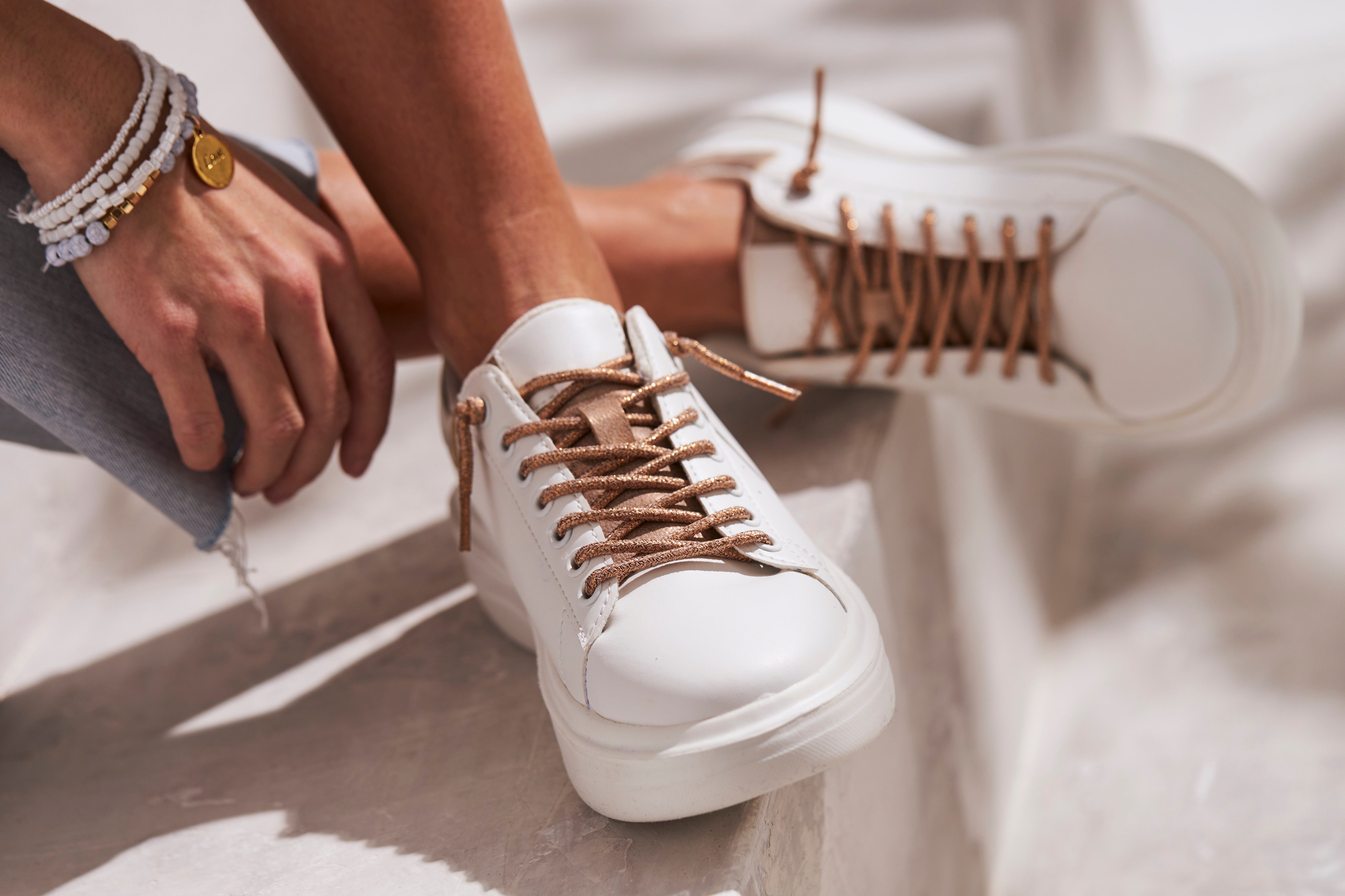 Lascana Sneakers Slip-on sneakers Slip-On sneaker met metallic details, vrijetijdsschoenen VEGAN