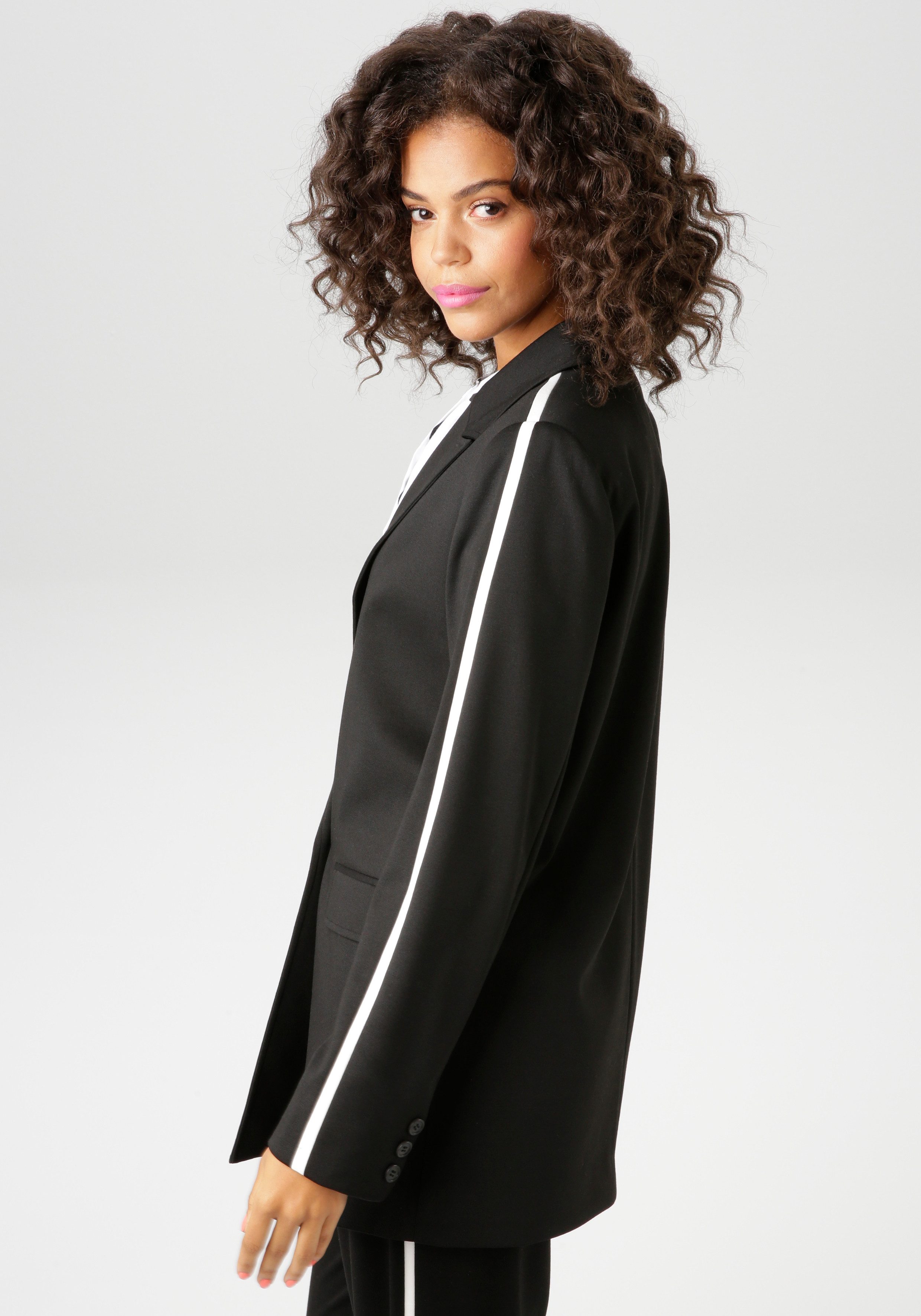 Aniston CASUAL Lange blazer met trendy streep op de schouder en de mouwen