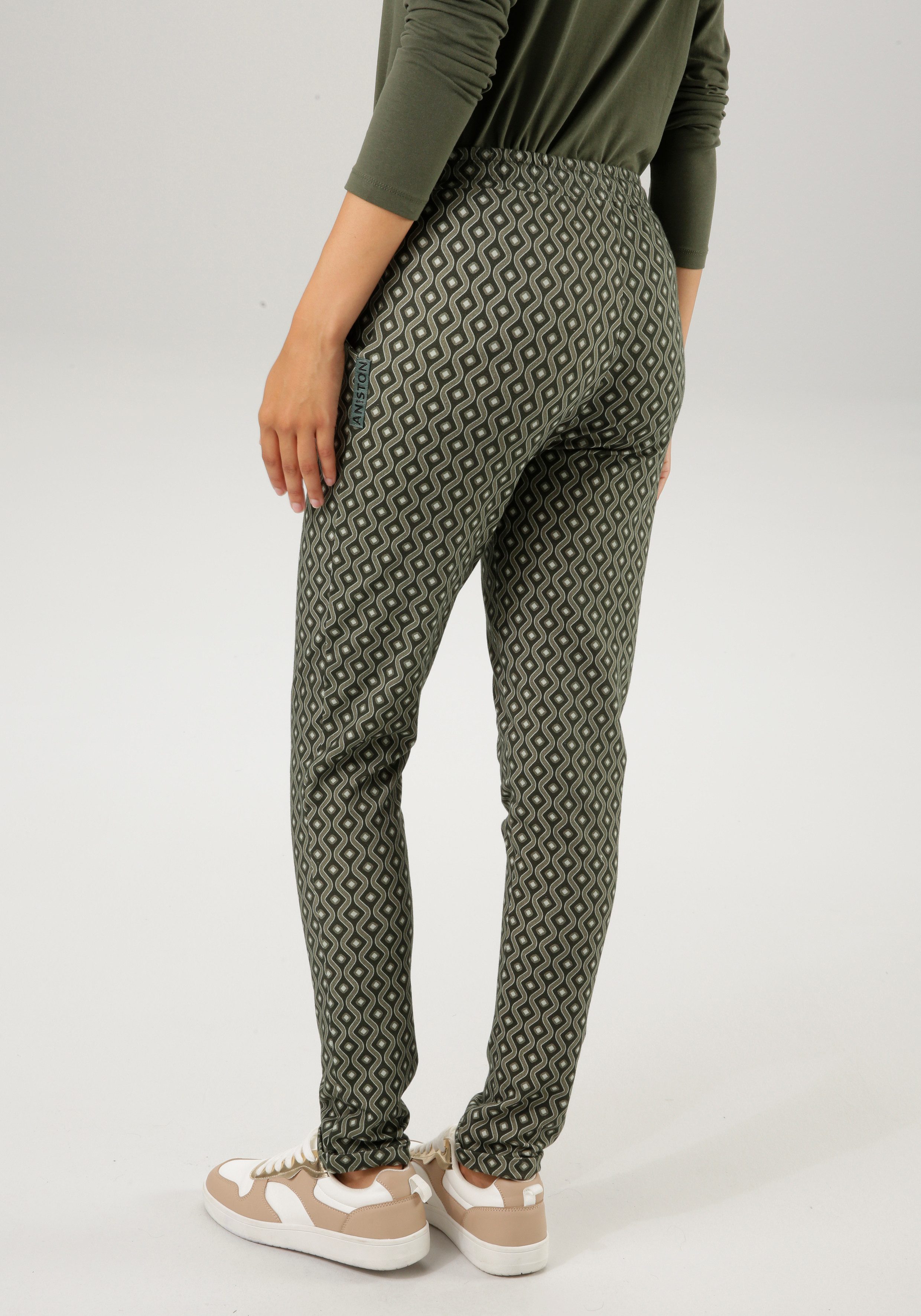 Aniston CASUAL Comfortbroek met interessant, grafisch patroon