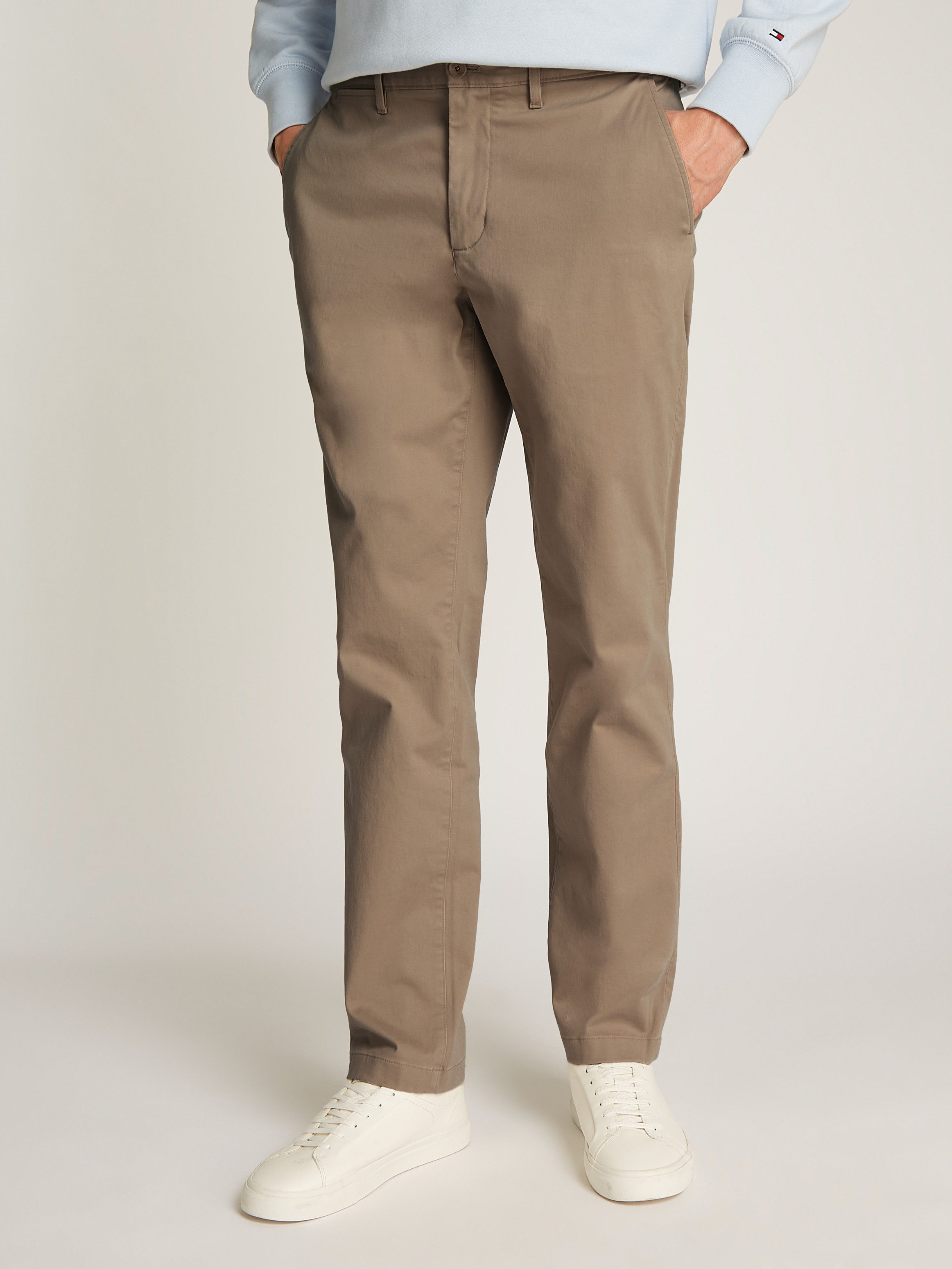 Tommy Hilfiger Chino DENTON CHINO SATIN met achterzakken met knoop logo-borduursel