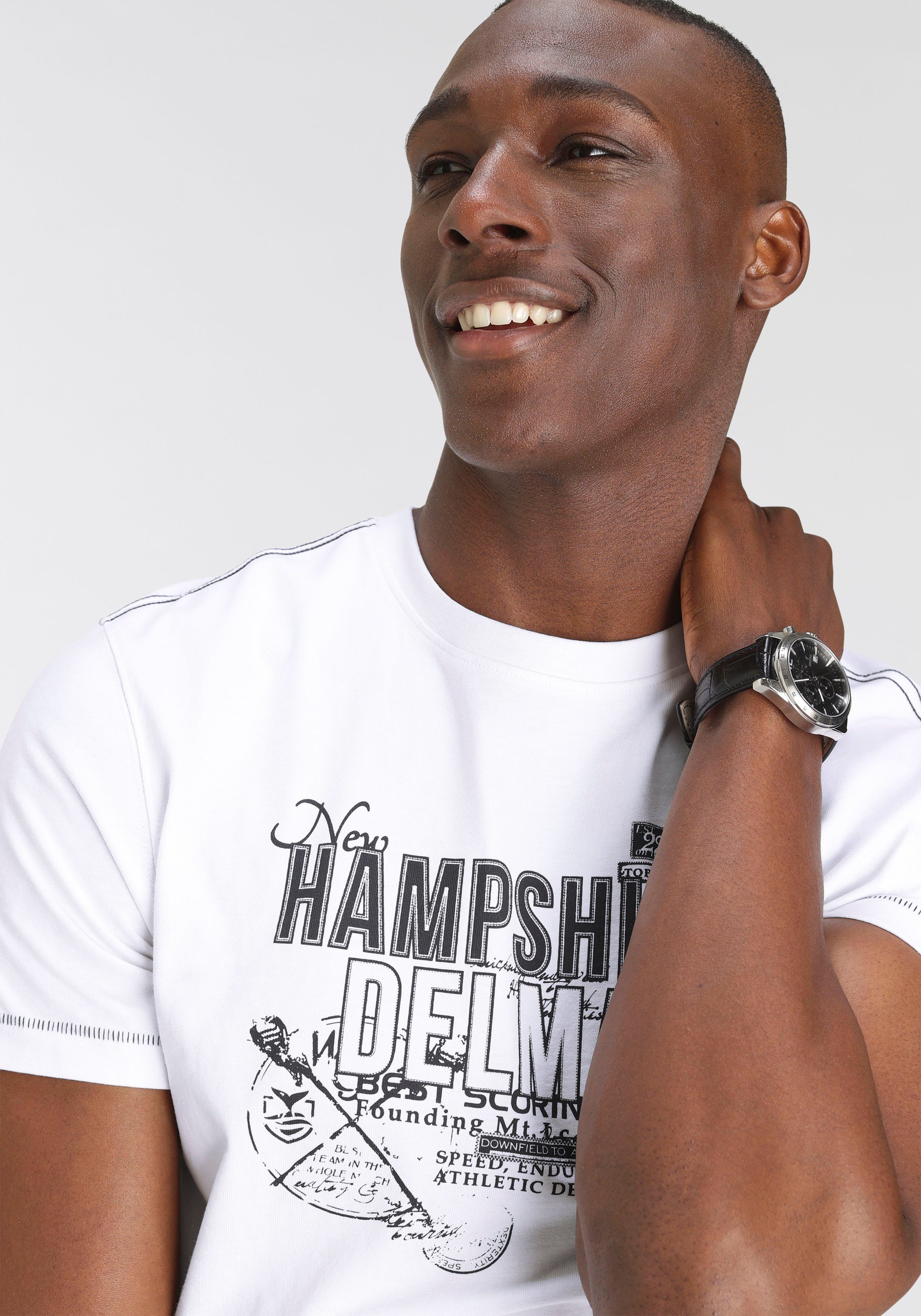 DELMAO T-shirt Korte mouw, casual pasvorm, met stijlvolle print, ronde hals