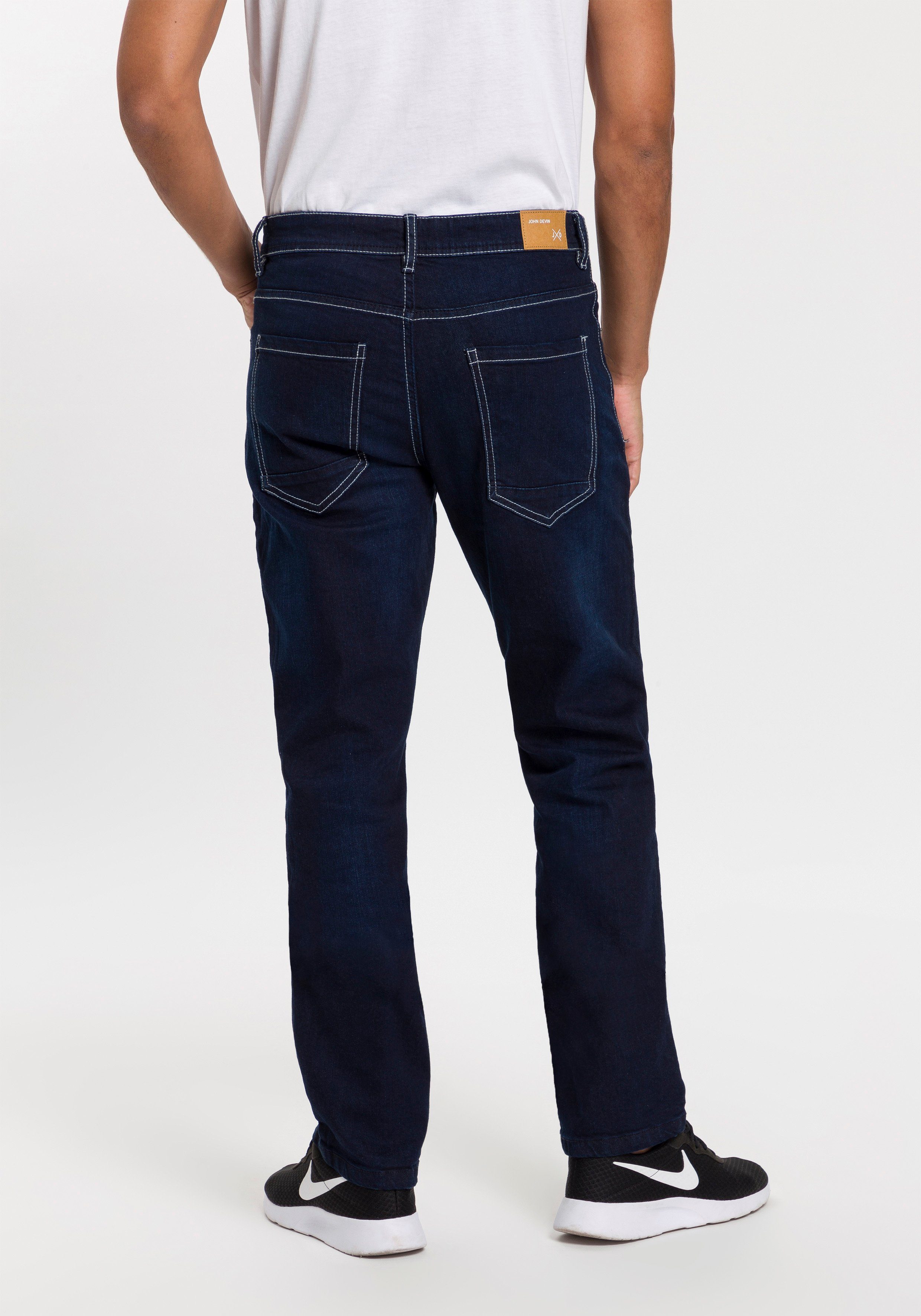 John Devin Straight jeans met rechte pijpen, used-wassing en crinkle-look