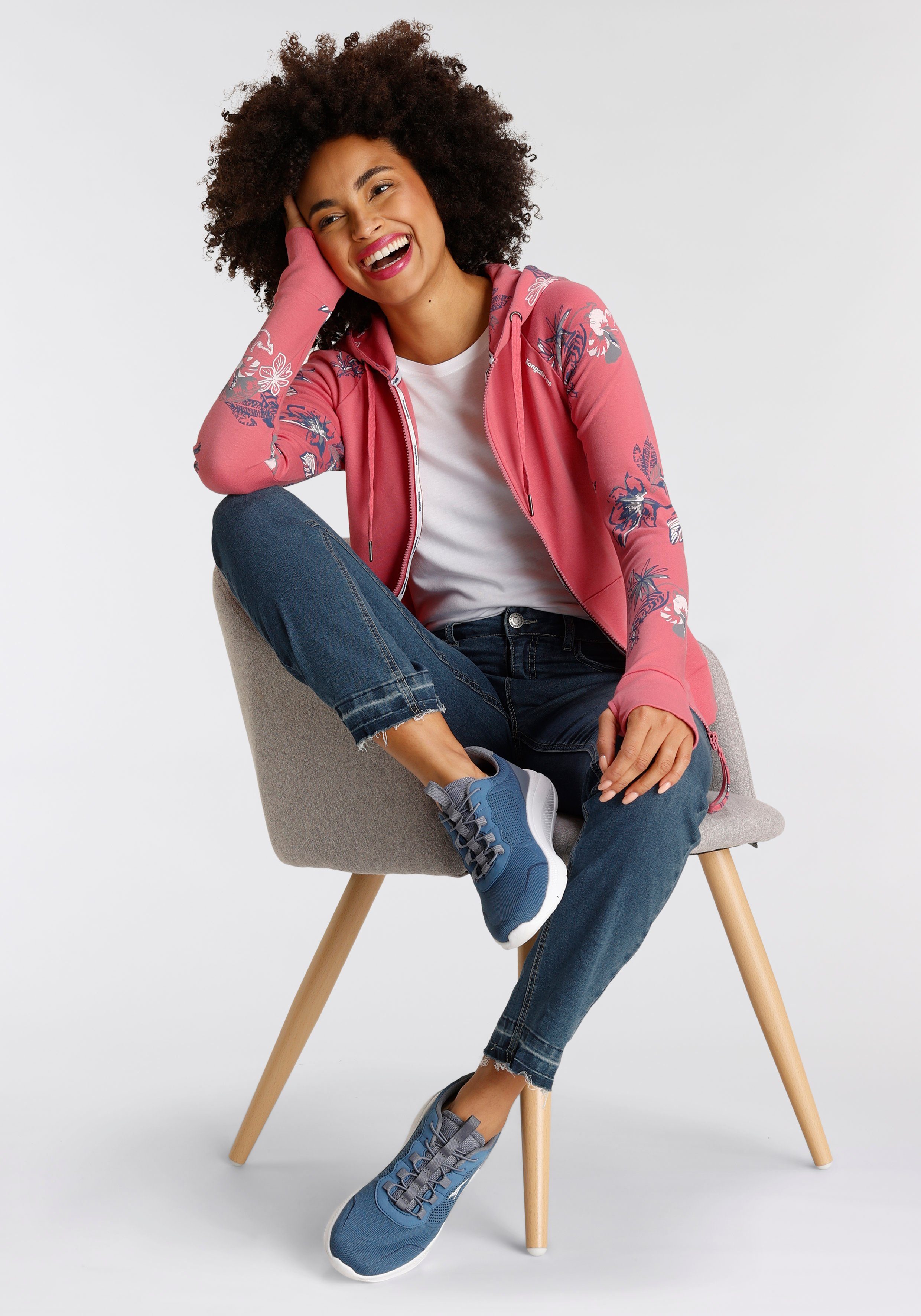 KangaROOS Capuchonsweatvest met bloemenprint in hawaï-look