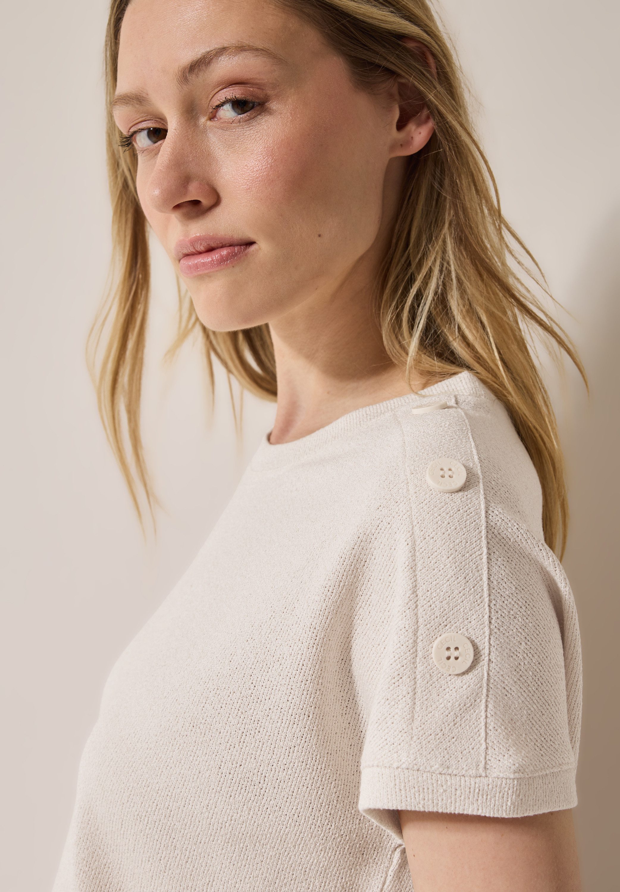 Cecil T-shirt in structuur-look en met knoopdetails