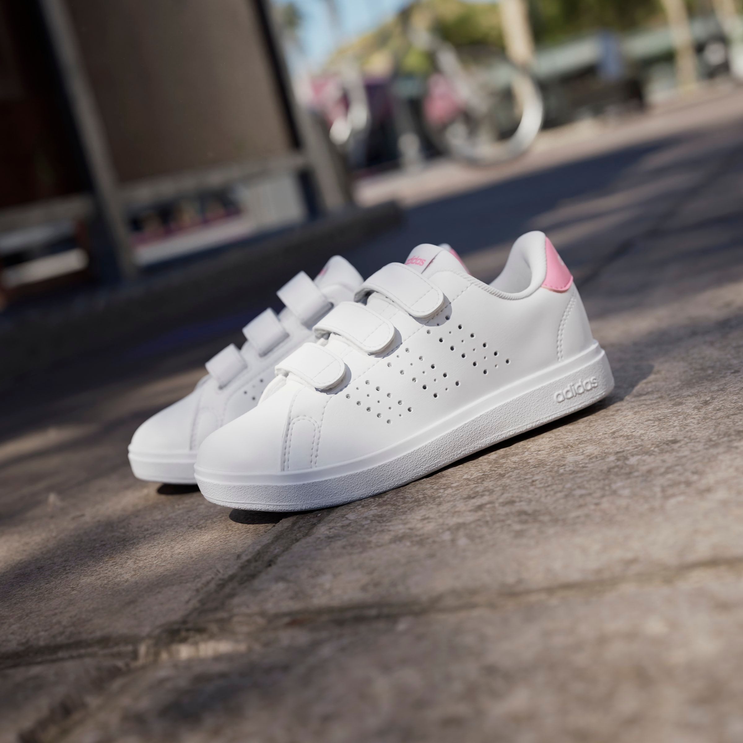 adidas Sportswear Klittenbandschoenen ADVANTAGE BASE 2.0 KIDS Ontwerp in de sporen van de adidas Stan Smith