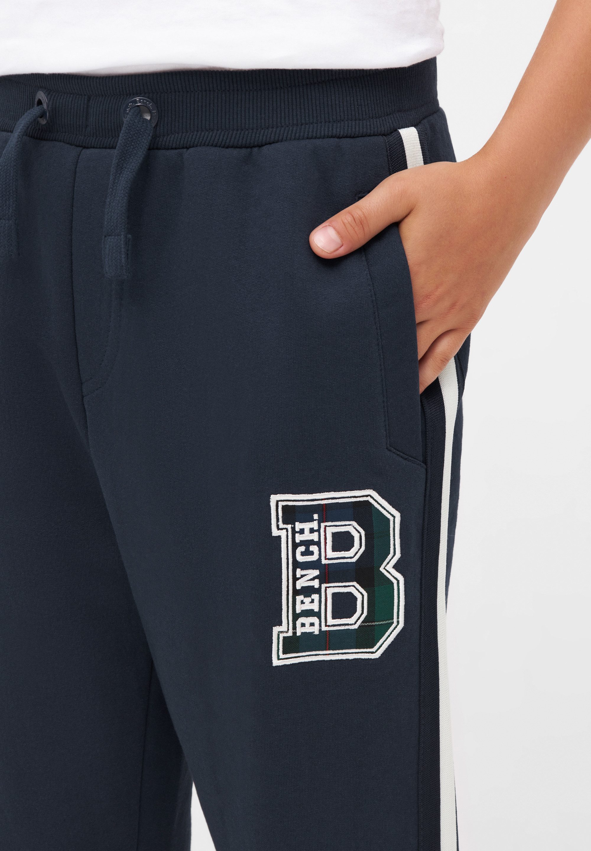 Bench. Sweatbroek Gould