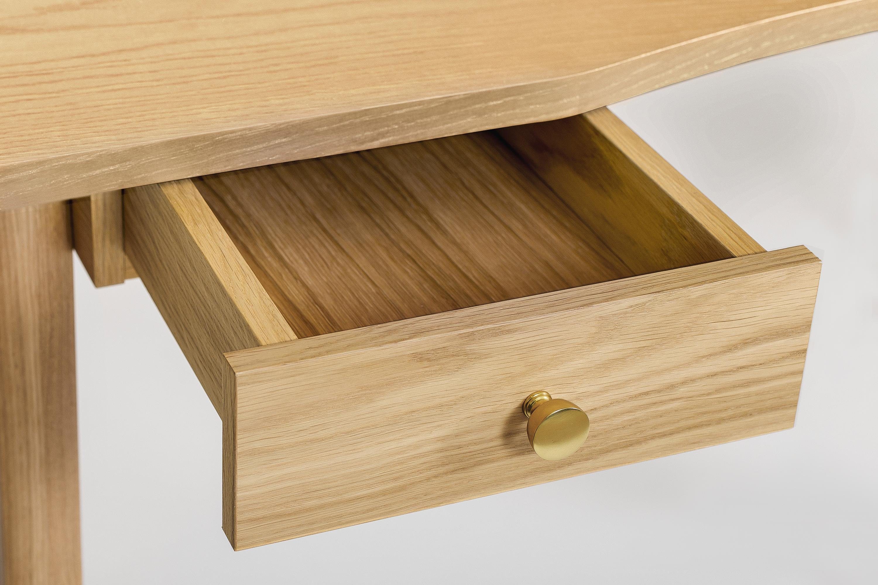 Woodman Bureau Peer in scandinavisch design, tafelpoten van massief eiken