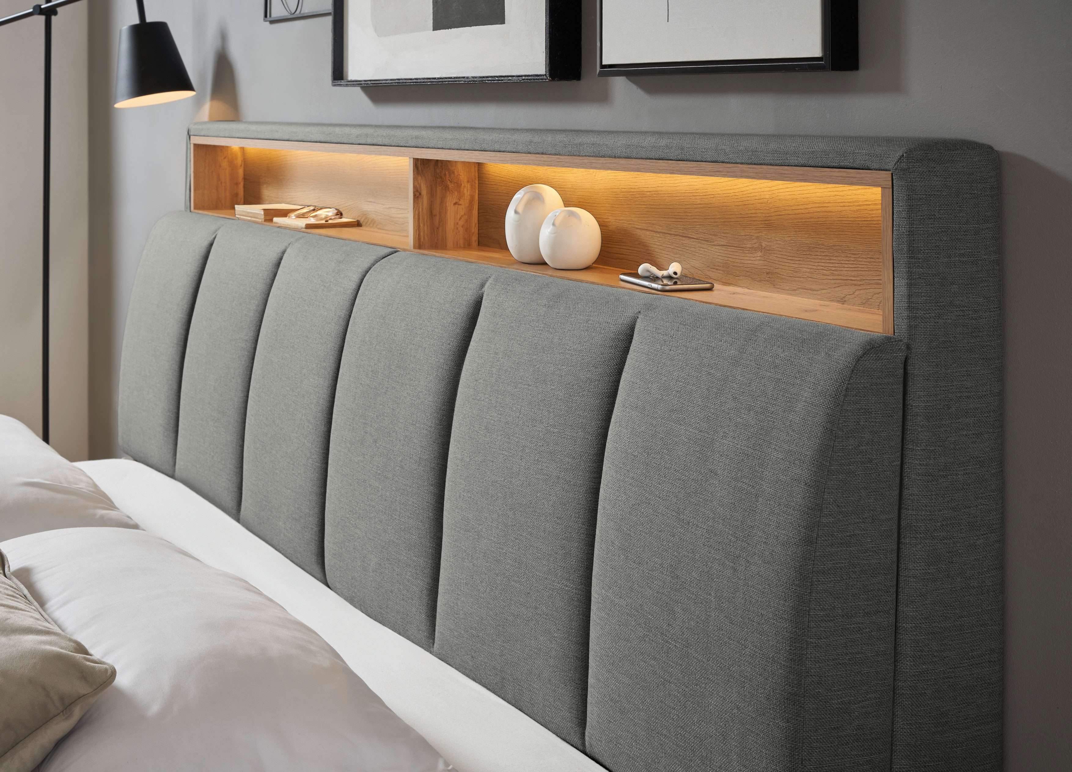 INOSIGN Gestoffeerd bed CiTY/GiRON,, gepolsterd opbergbed, met LED-verlichting Bedkisten met hondenbed of als opbergruimte, opklapbare hoofdeinden