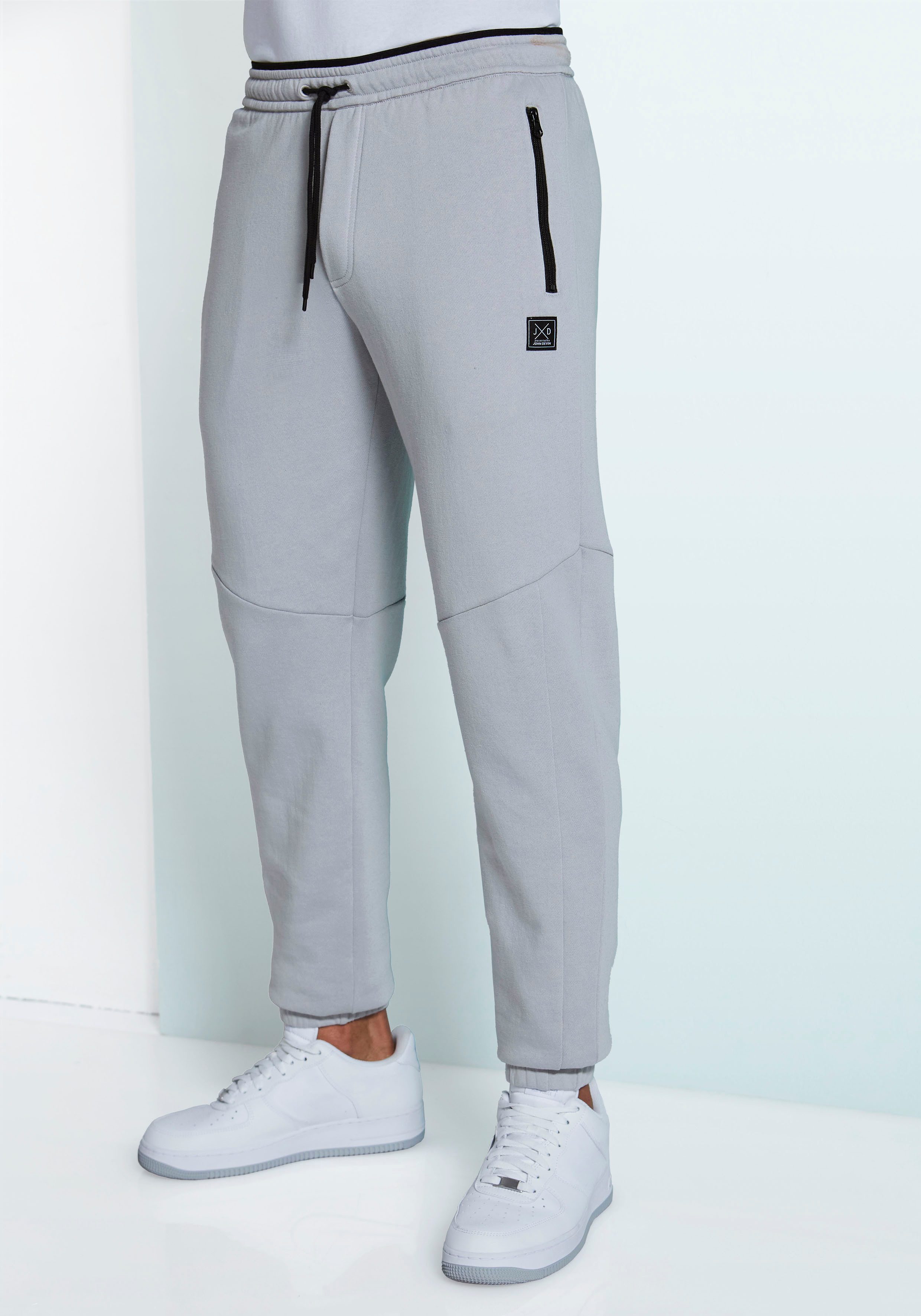 John Devin Sweatbroek Joggingbroek met zijzakken en bindband van katoenmix heren joggingbroeken maat S (44/46) grijs