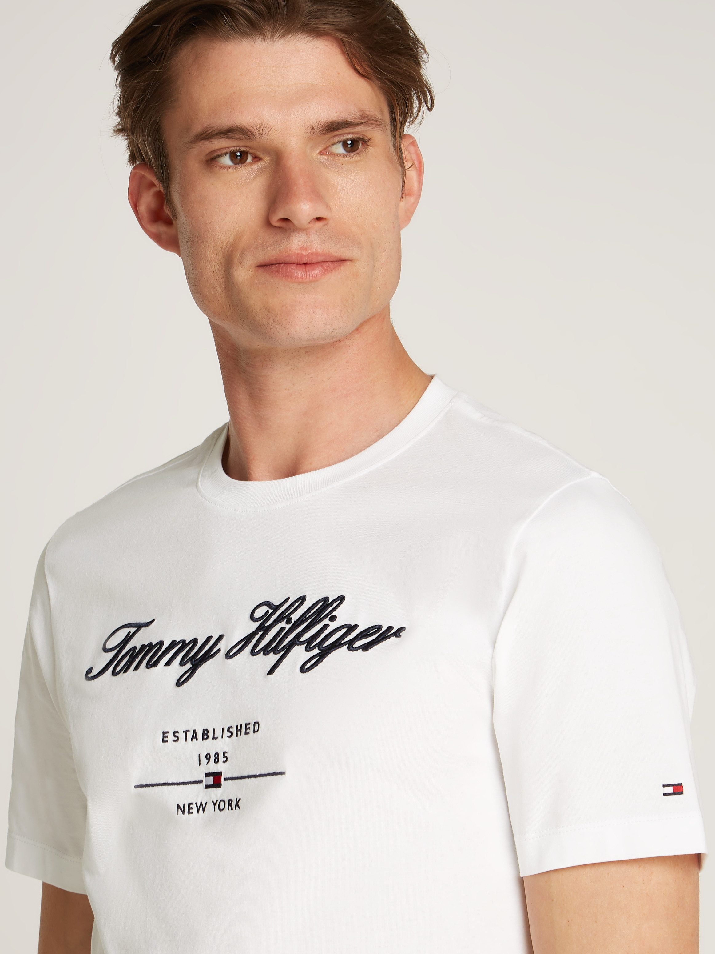 Tommy Hilfiger T-shirt SCRIPT LOGO TEE met opgestikt logo