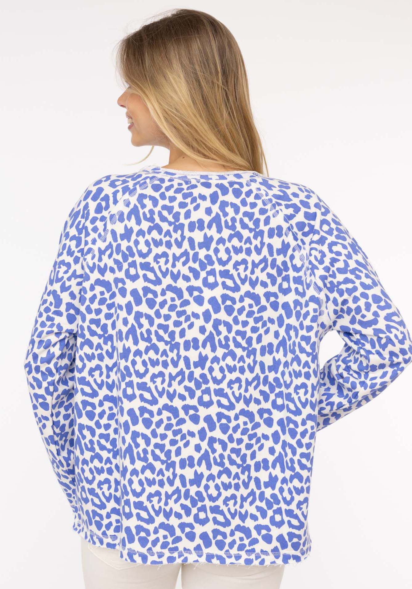 Zwillingsherz Sweater Leo allover met dierlijk printdesign