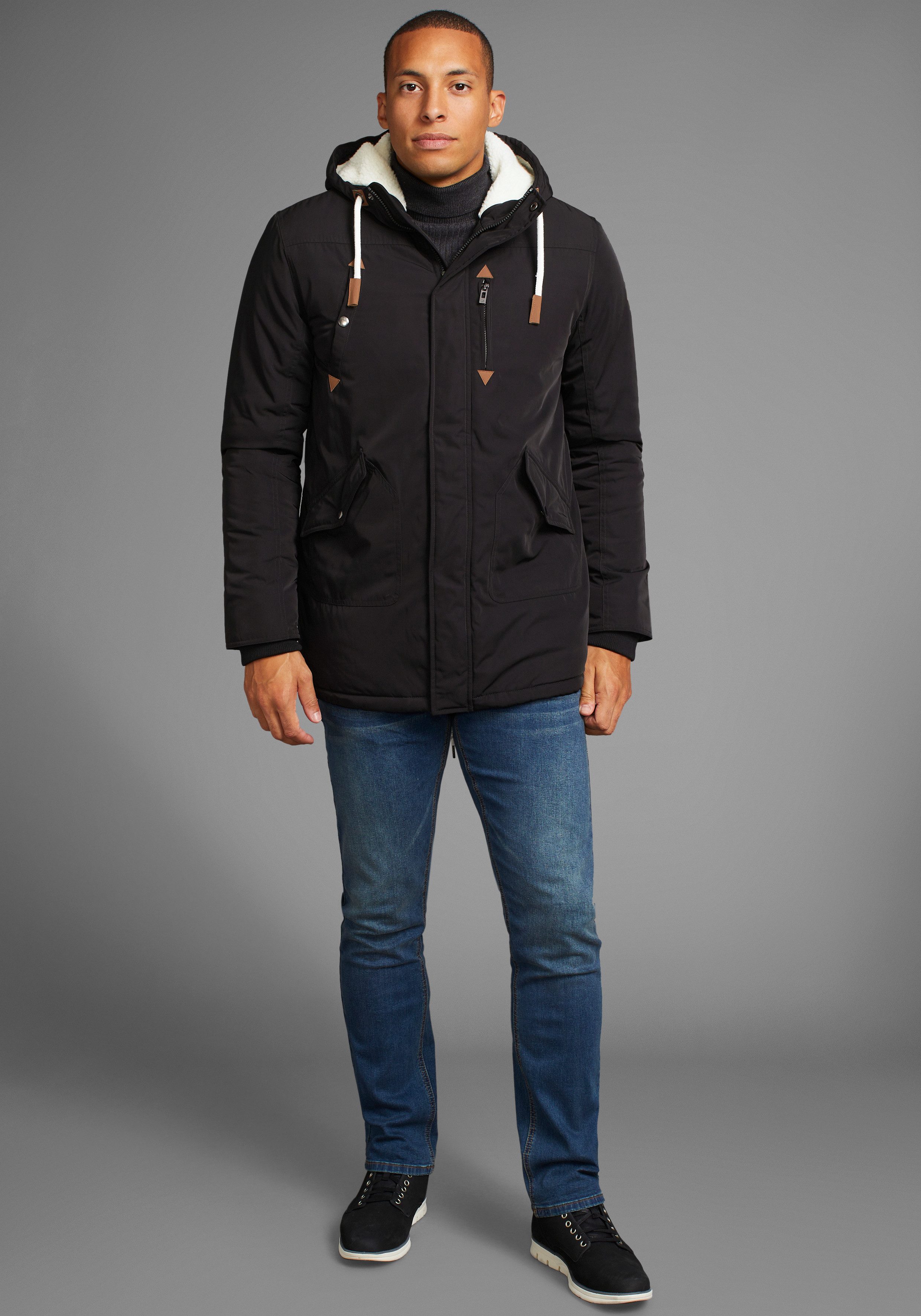 Bruno Banani Winterjack modieuze stijl getailleerde pasvorm met capuchon met koord
