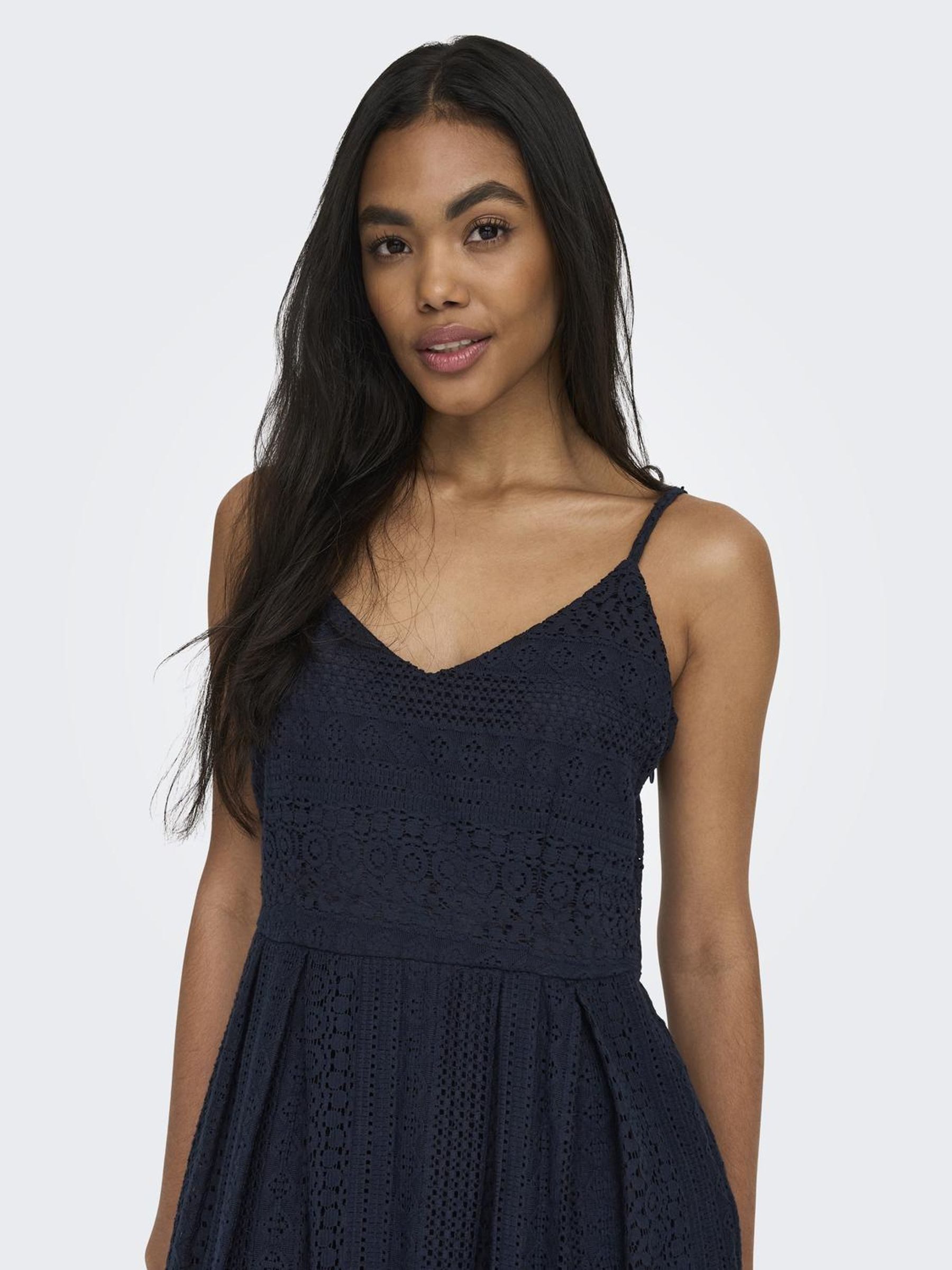 Only Jurk met bandjes ONLHELENA LACE S/L SHORT DRESS WVN