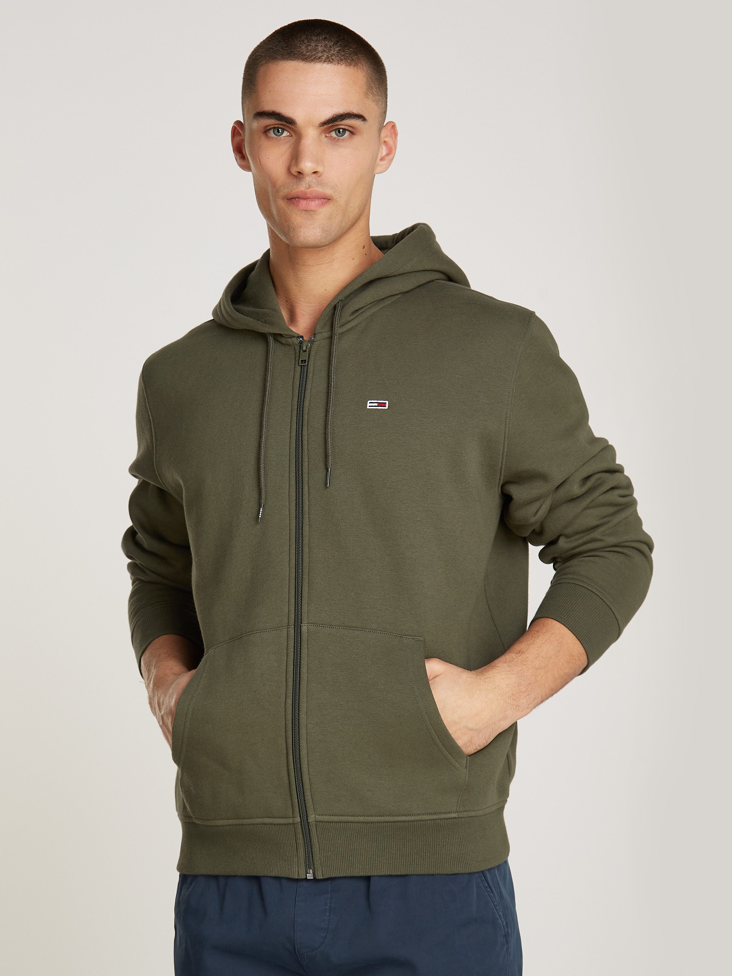 TOMMY JEANS Sweatshirt TJM REG S FLAG ZIP FLEECE THRU met geborduurd merklogo op borsthoogte