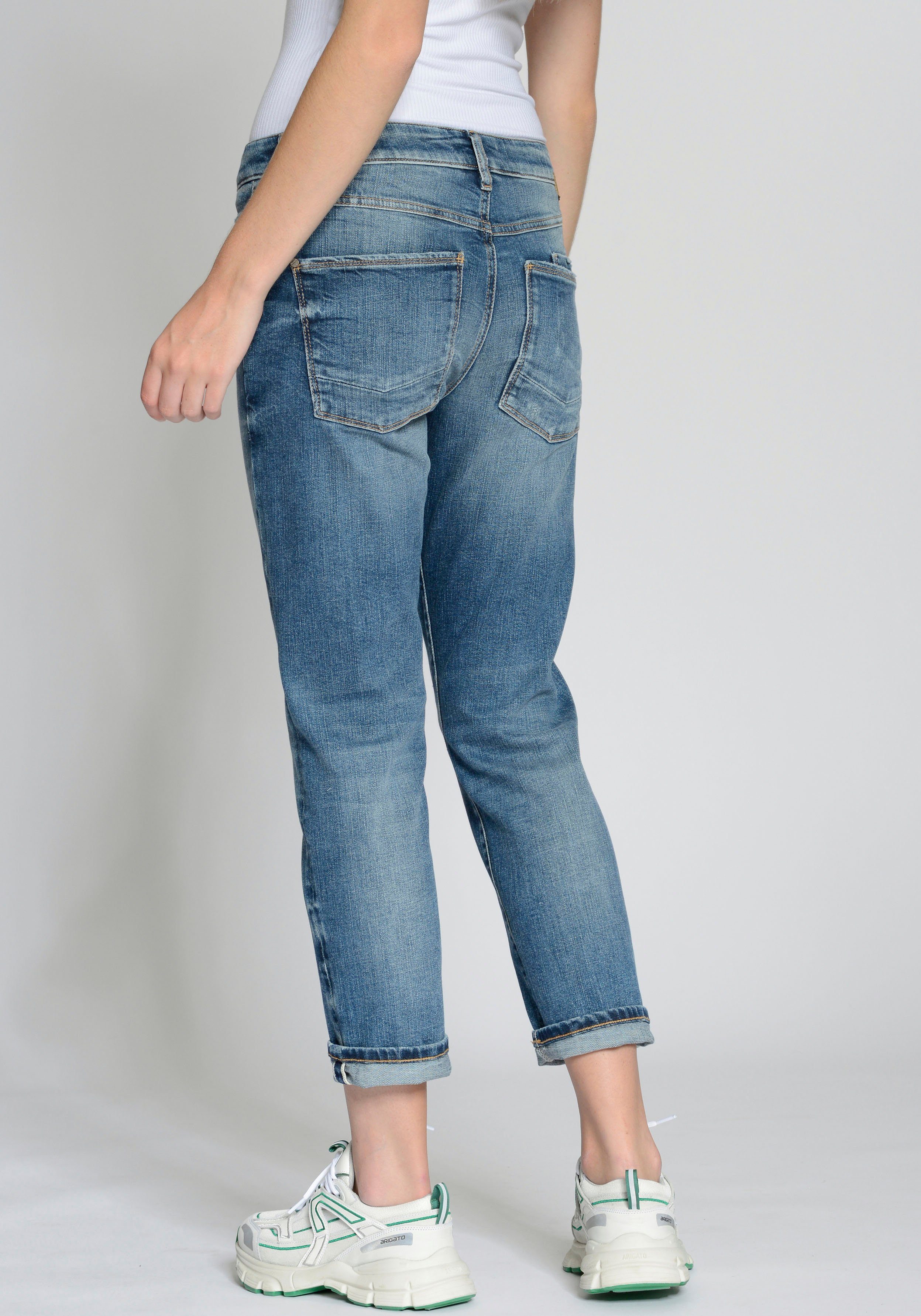 GANG Boyfriendjeans 94NADIA 5-pocketsstijl met ritssluiting en knoop